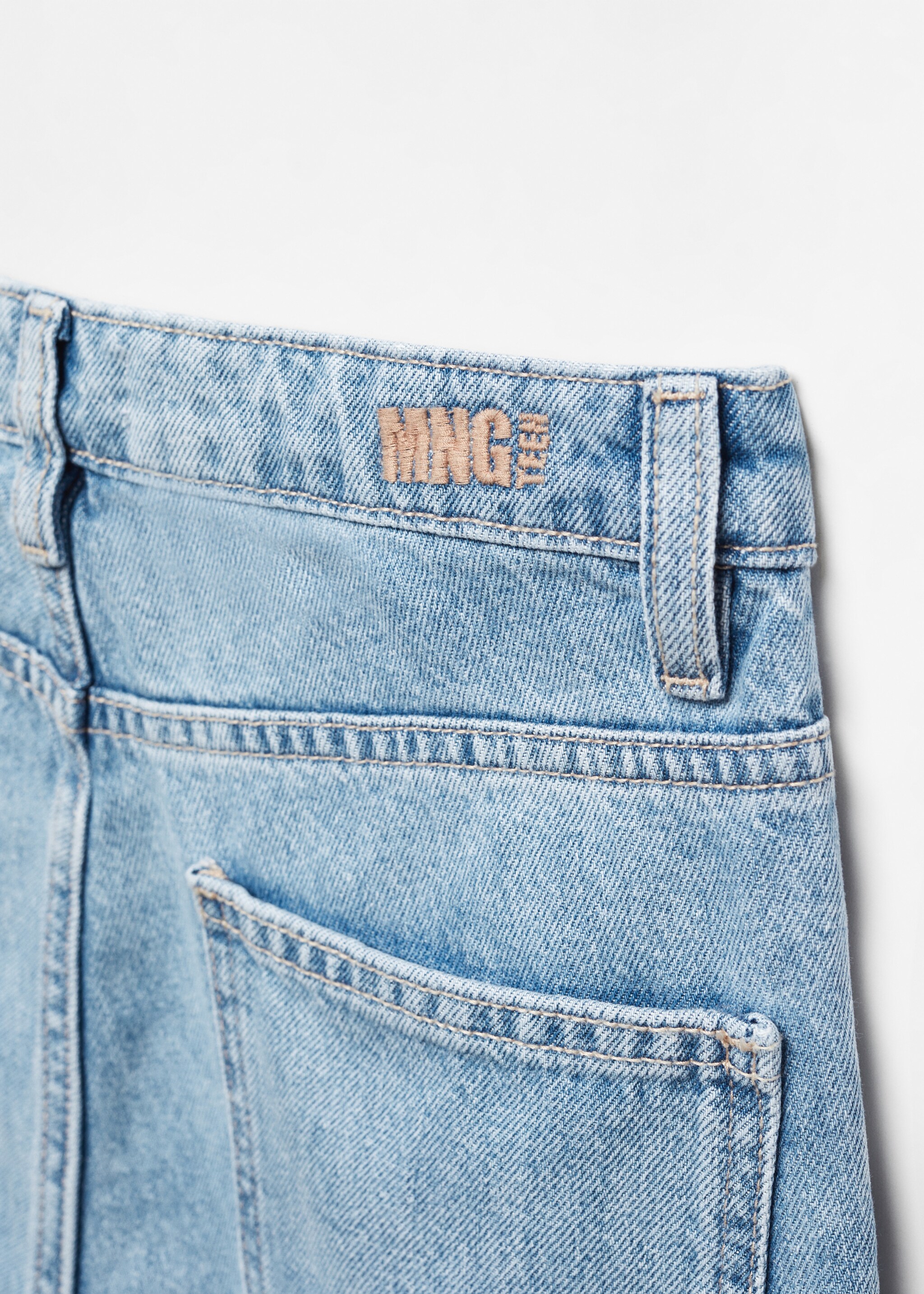 100% cotton mom-fit jeans - Details of the article 8, Light Blue. Ref: 57003260-00.