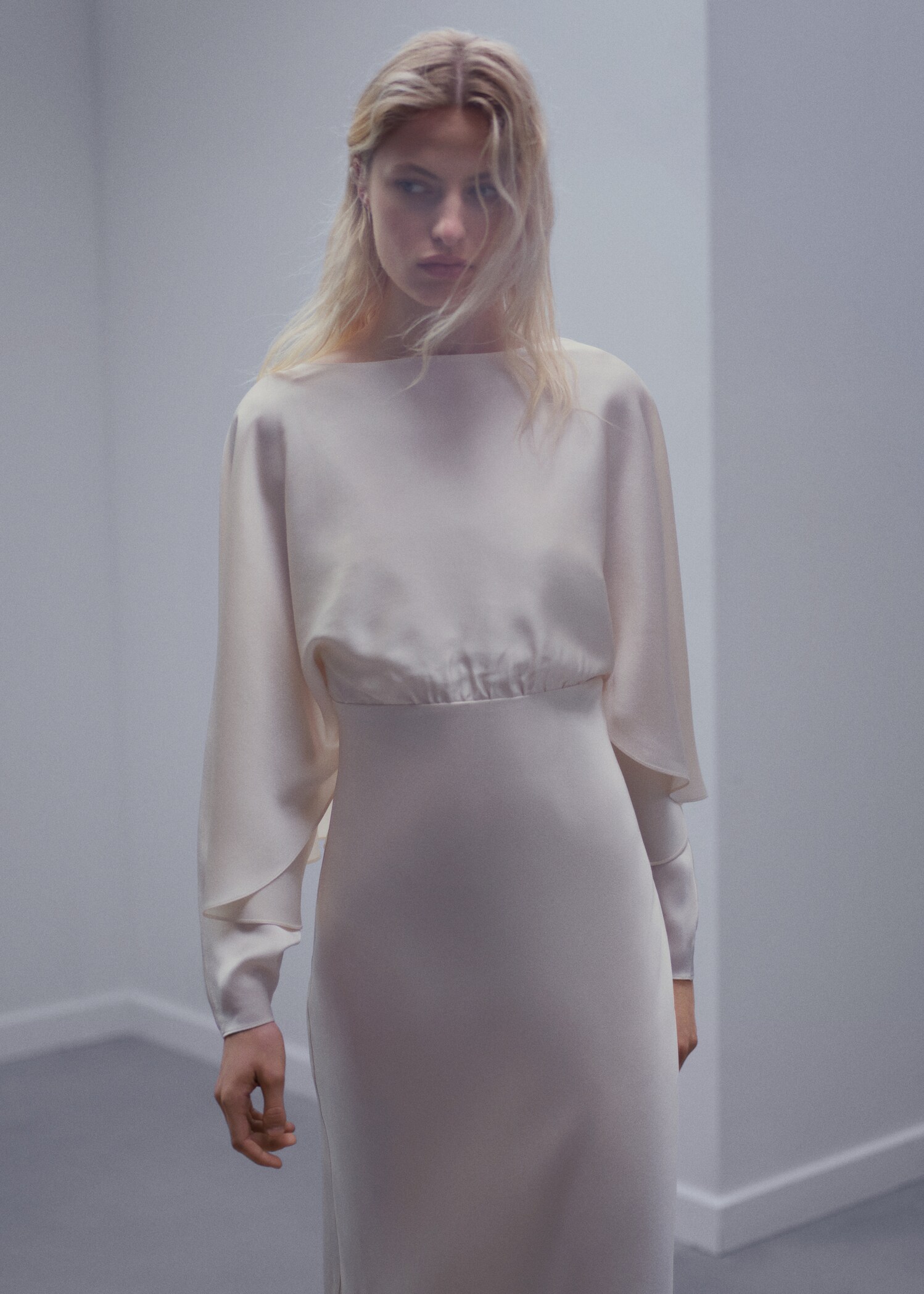 Lingerie dress with cloak detail - Medium plane