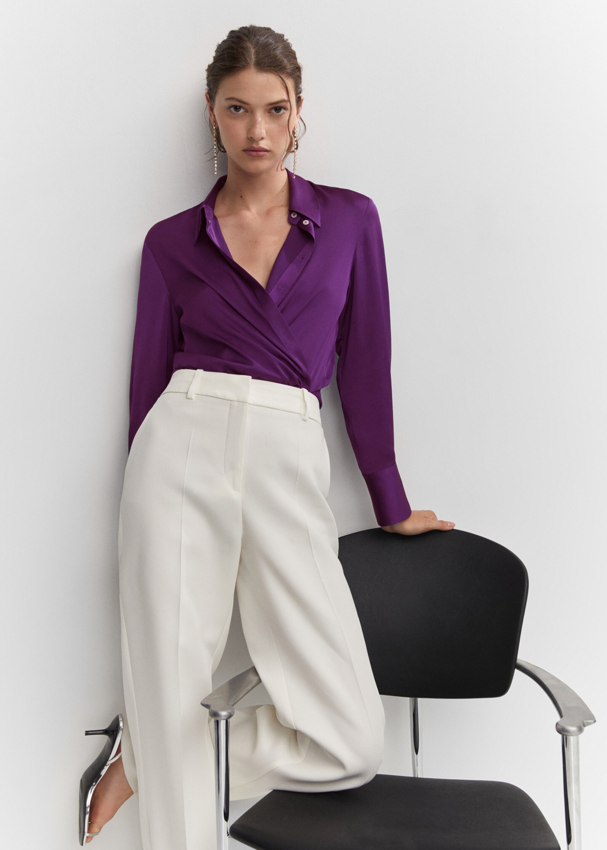 Fließende Satinbluse - Detail des Artikels 2, Lila. Ref: 57003777-00.