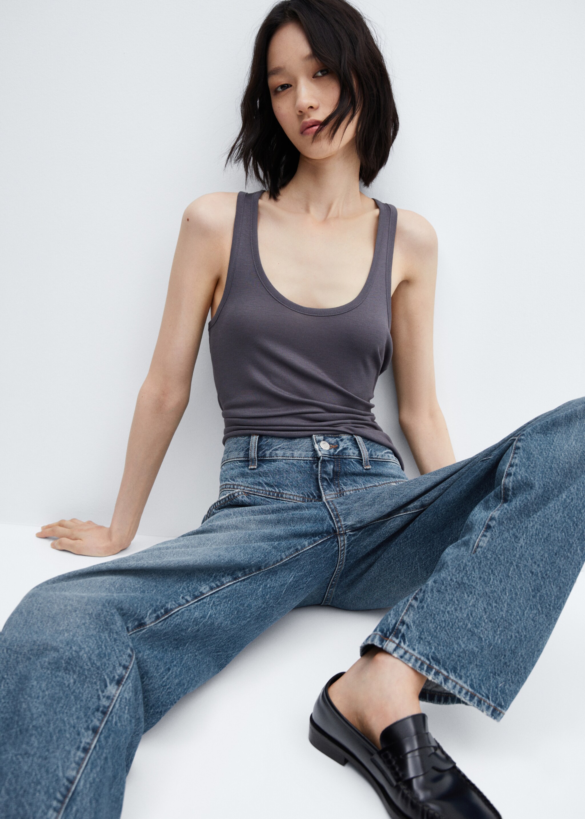 High-waist wide leg jeans with seams - Details of the article 2, Medium Blue. Ref: 57003823-00.