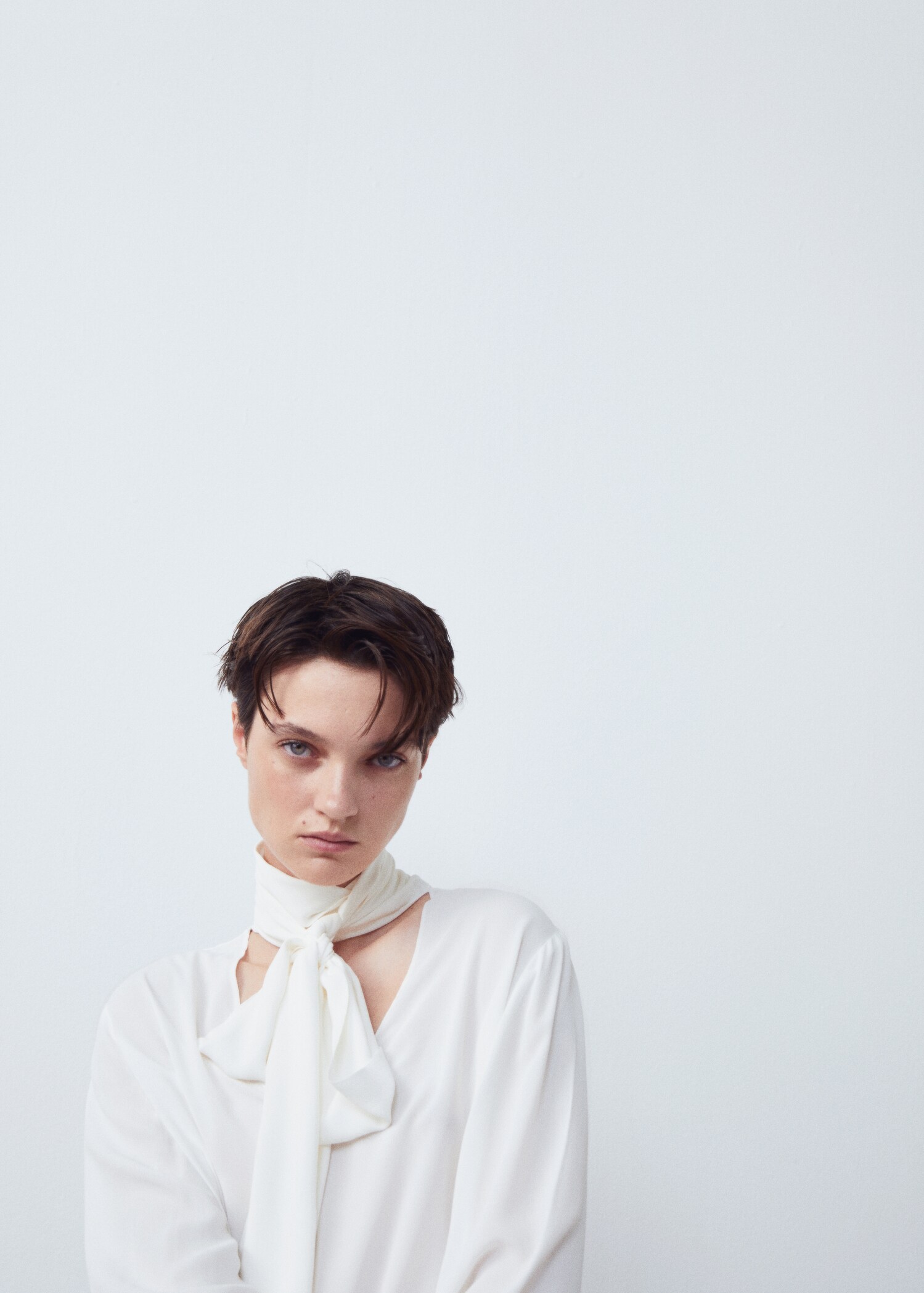 Bluse mit Schleifenkragen - Detail des Artikels 7