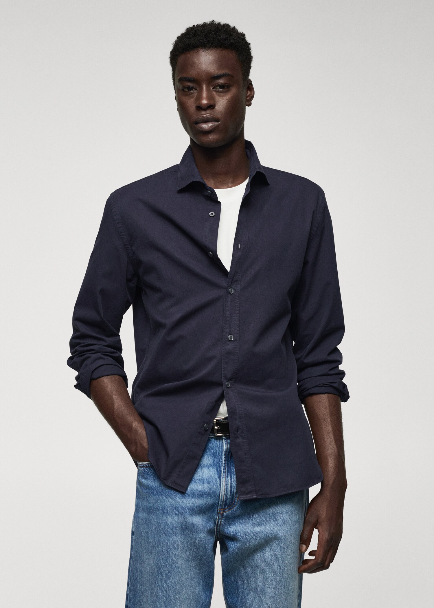 Slim fit-skjorta 100 % bomull - Bild av mittparti