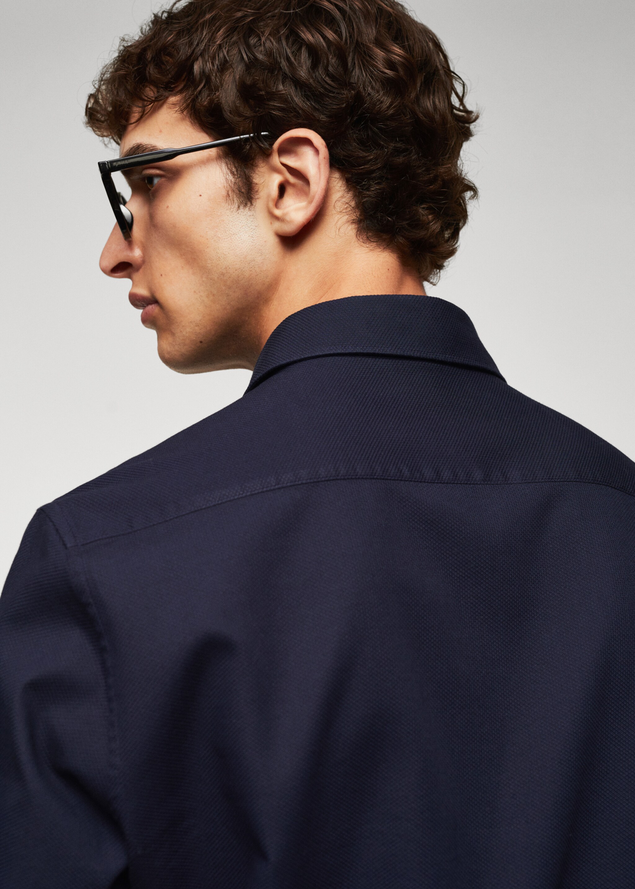 Strukturiertes Slim Fit-Baumwollhemd - Detail des Artikels 4