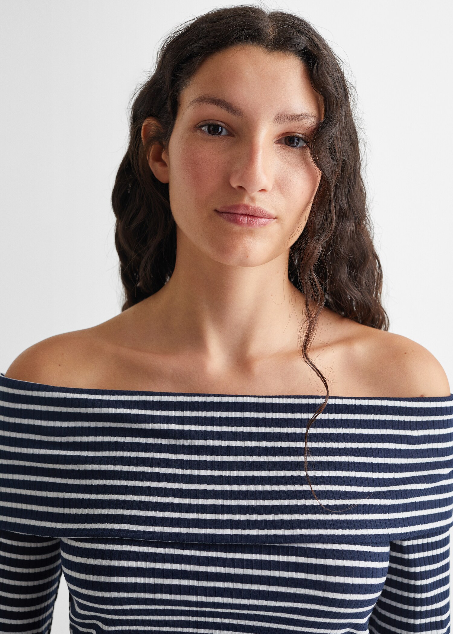Off-shoulder stipes t-shirt - Details of the article 1