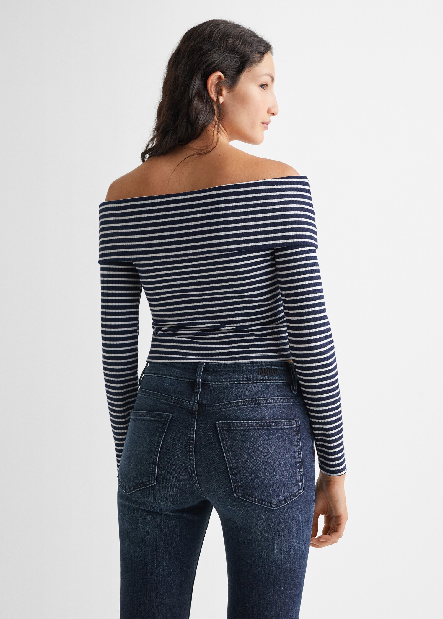 Off-shoulder stipes t-shirt - Reverse of the article