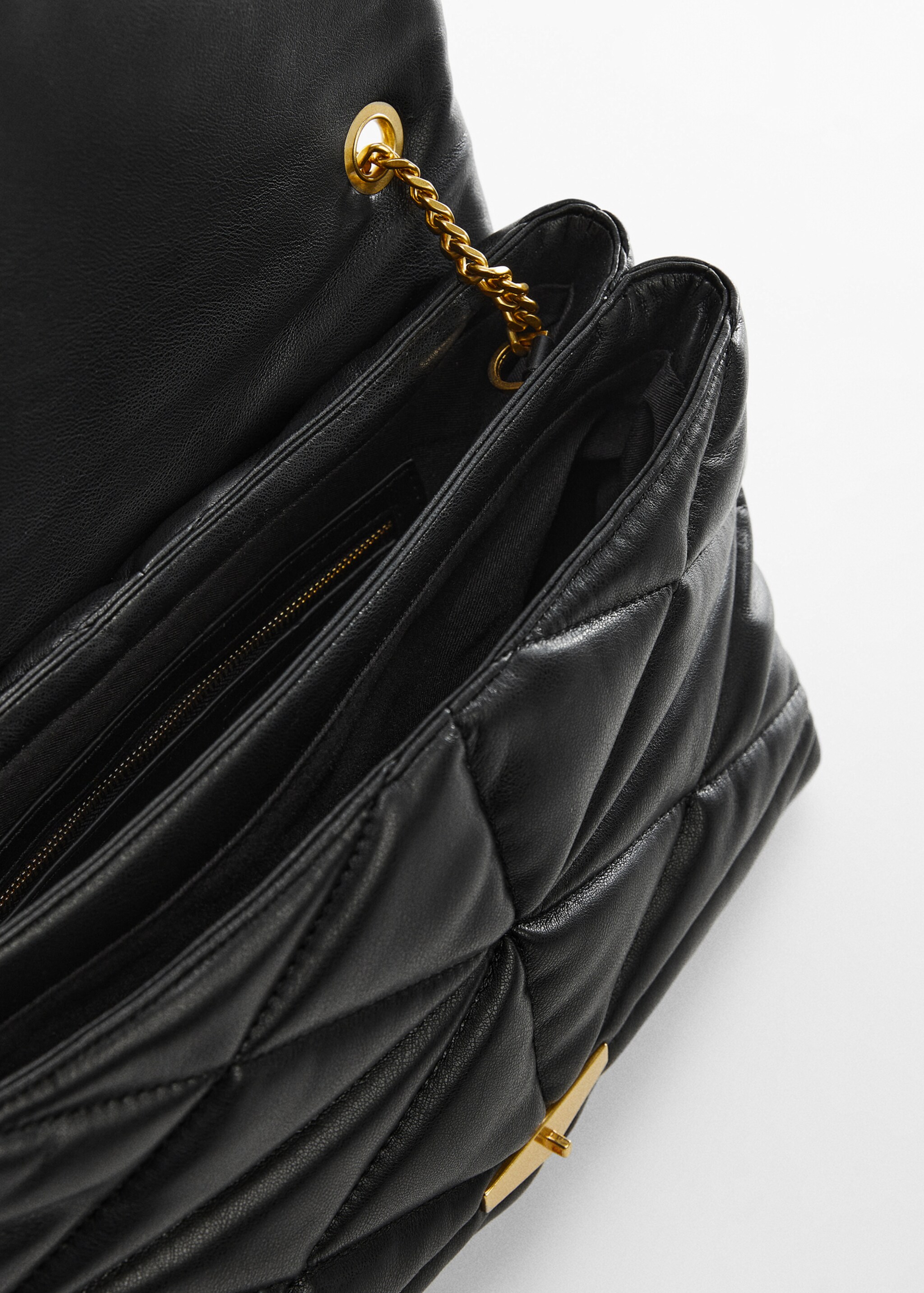 Sac matelassé rabat - Détail de l'article 2, Noir. Ref: 57004428-00.