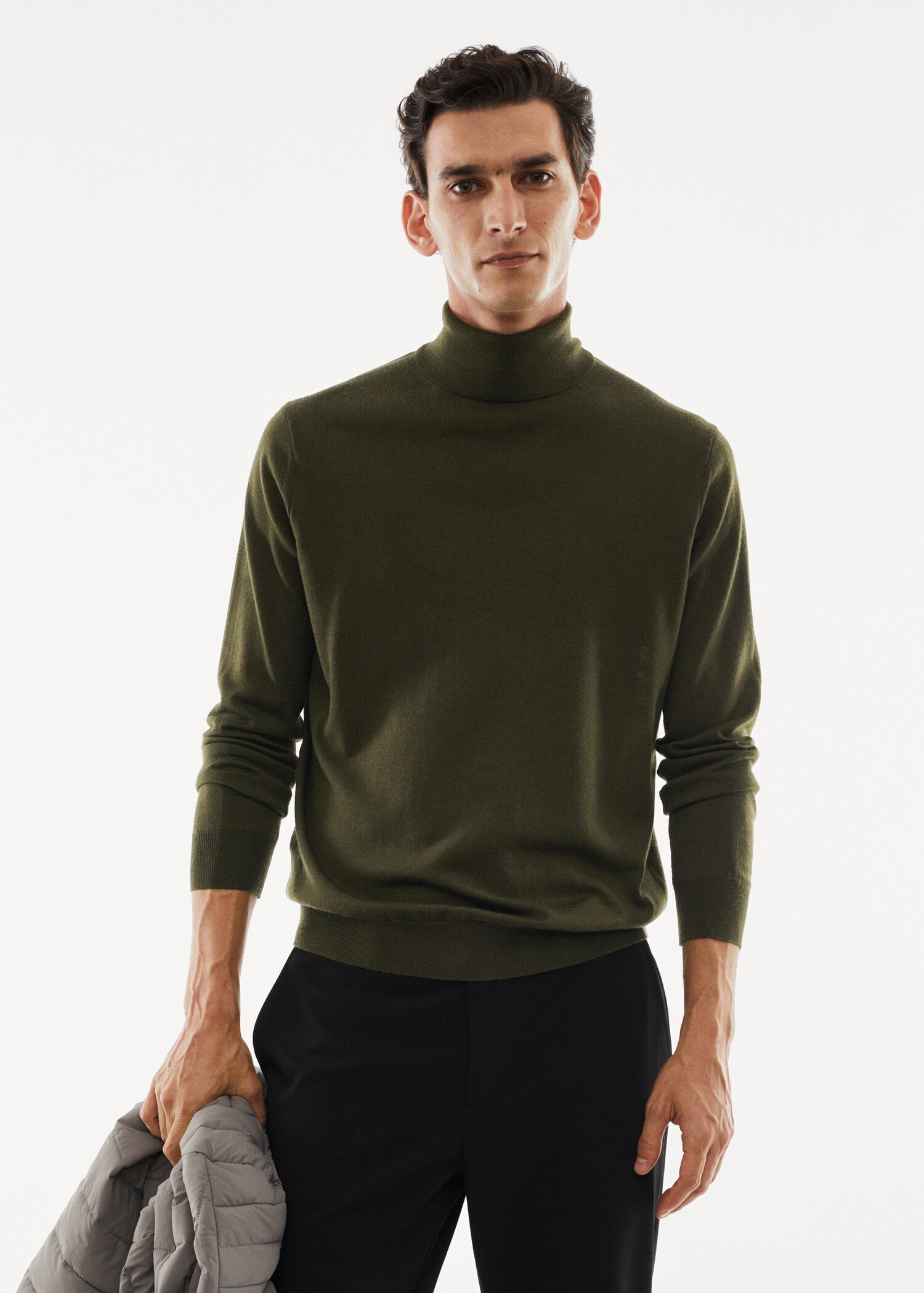 100% merino wool turtleneck sweater - Medium plane
