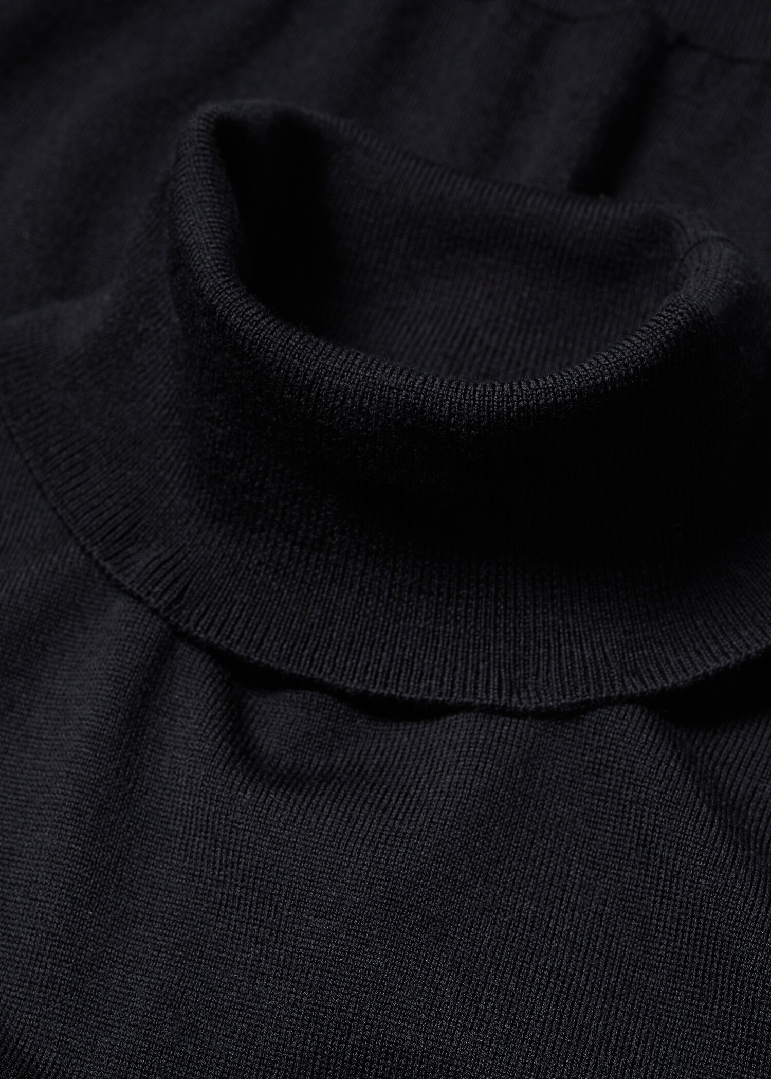 Pullover aus 100 % Merinowolle mit Rollkragen - Detail des Artikels 8