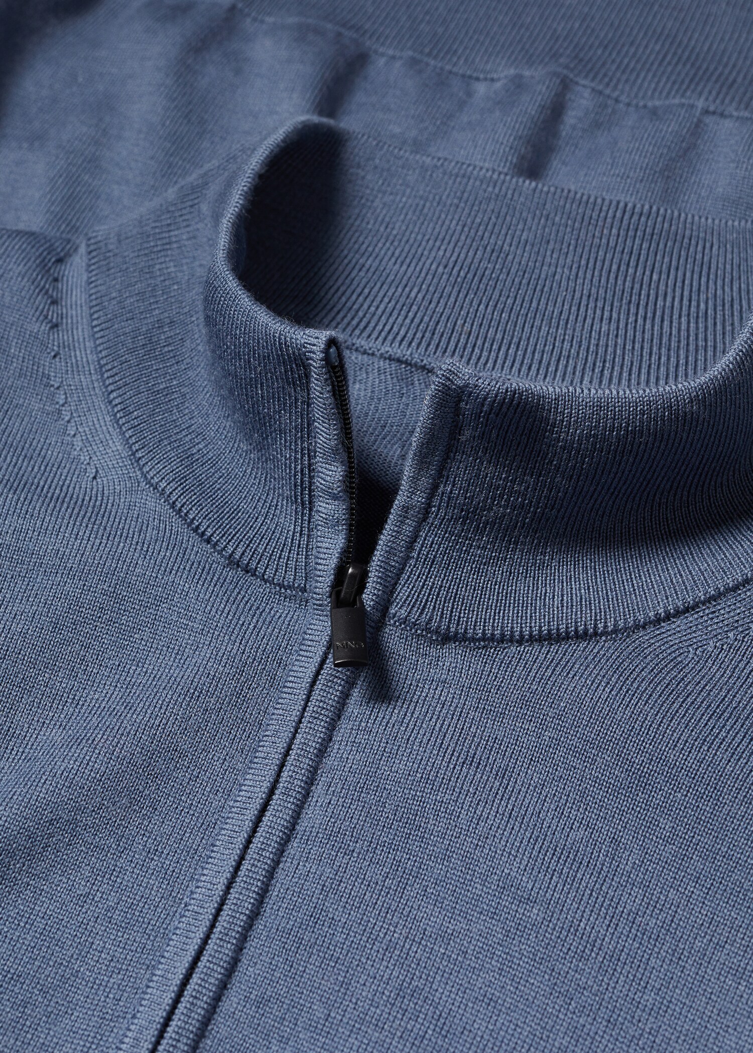 Pullover aus 100 % Merinowolle mit Zip-Kragen - Detail des Artikels 8