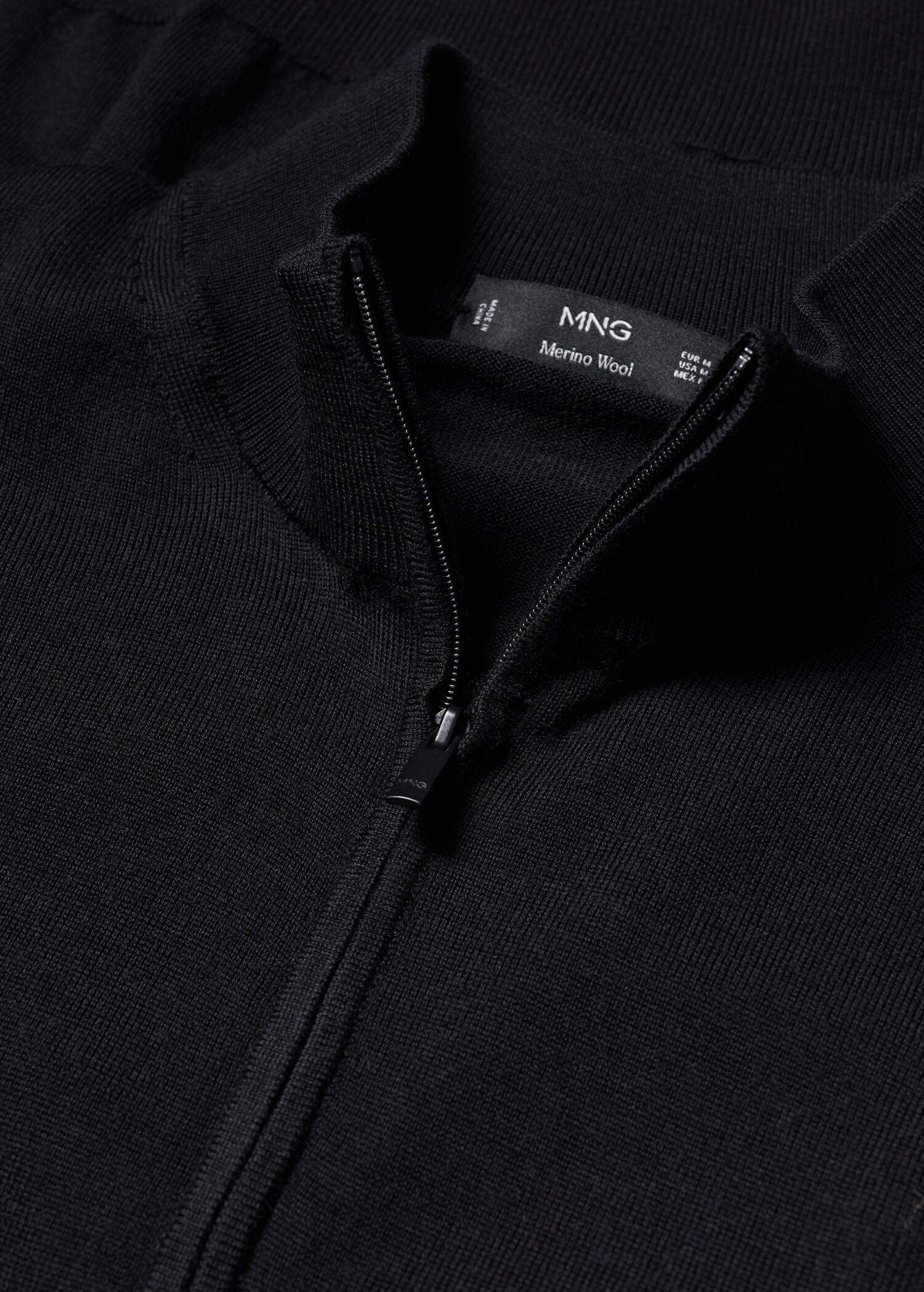 Pullover aus 100 % Merinowolle mit Zip-Kragen - Detail des Artikels 8