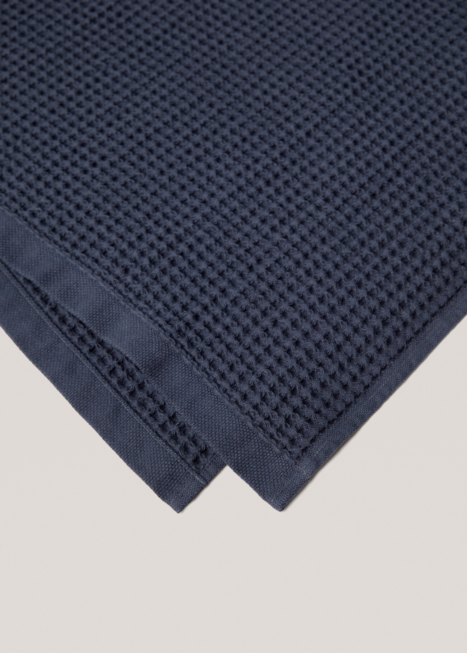 100% cotton waffle bath towel - Details of the article 2