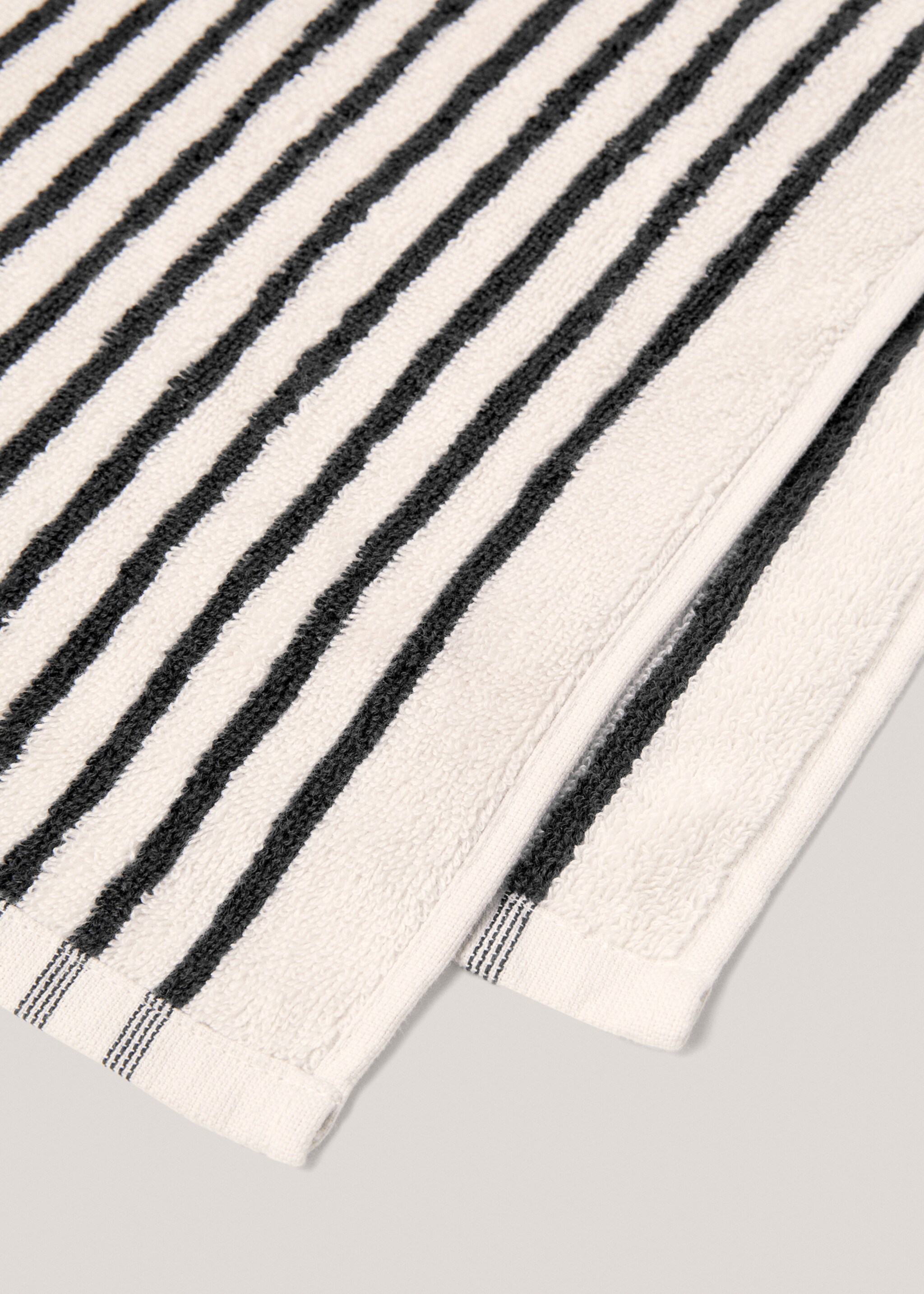 Striped face towel 30x50cm - Details of the article 1, Ecru. Ref: 57004796-00.