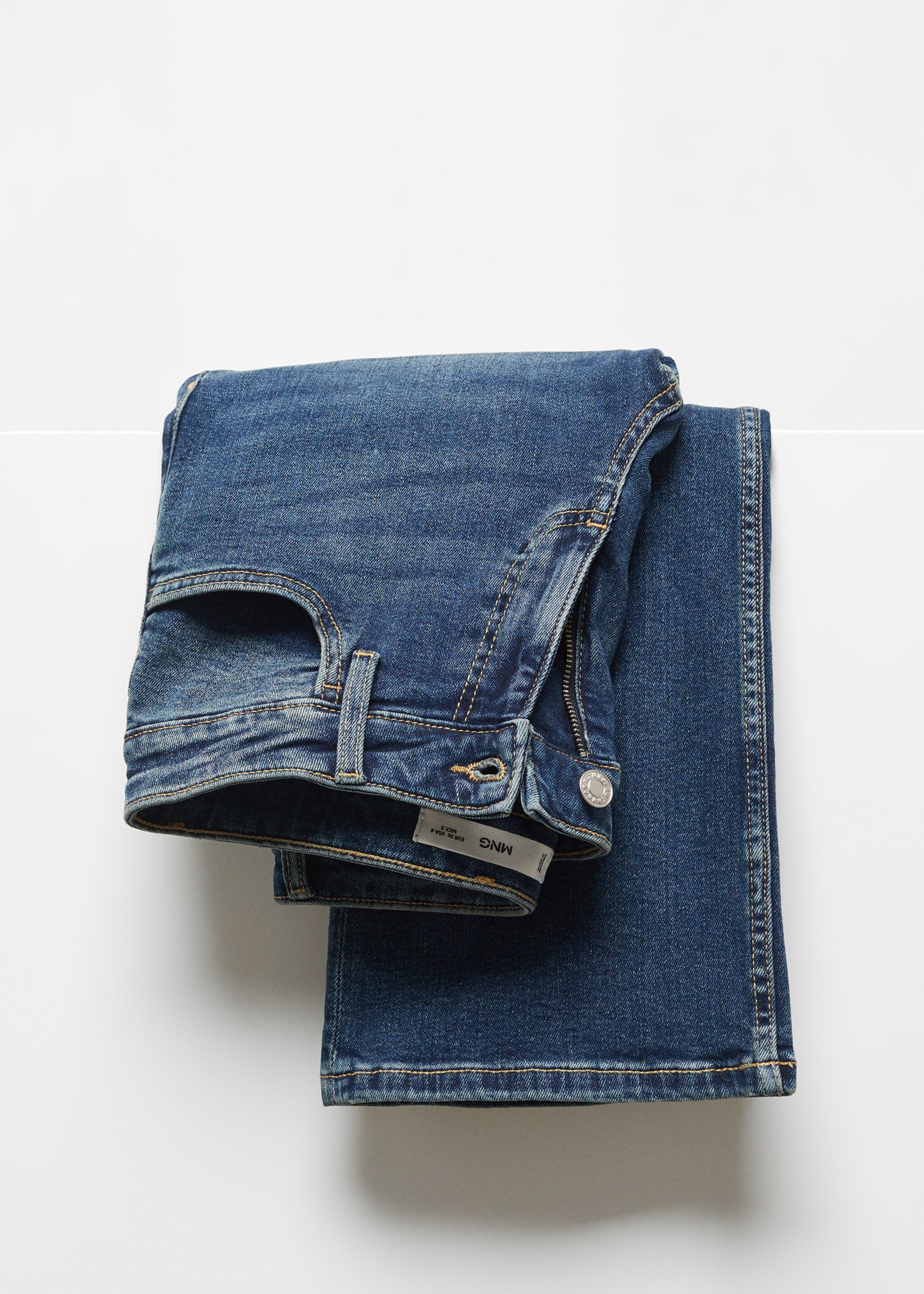 Low-rise flared jeans - Details of the article 8, Medium Vintage Blue. Ref: 57005145-00.