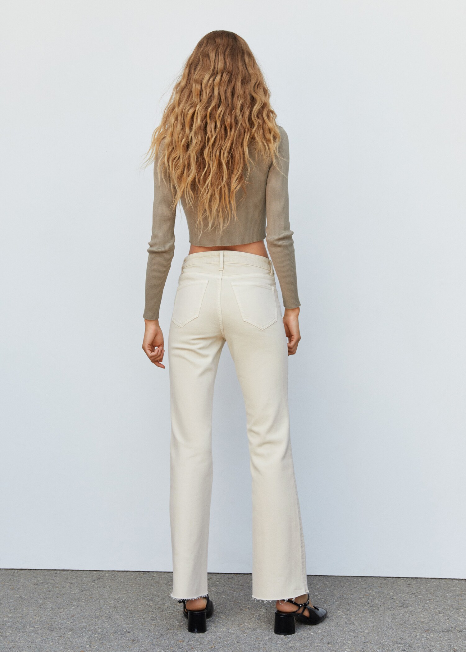 Medium-rise flared jeans - Reverse of the article