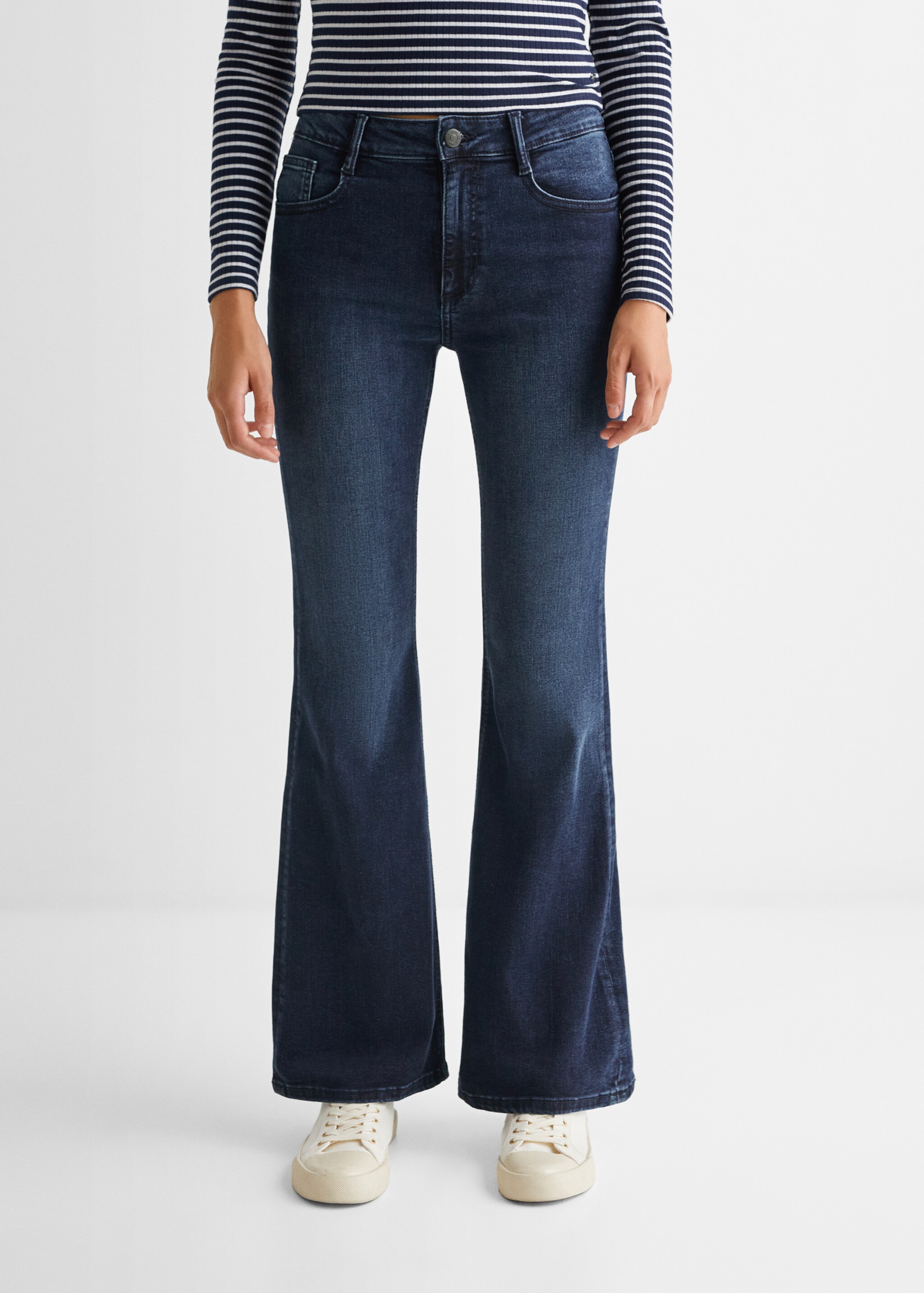 Flared finished jeans - Details of the article 6