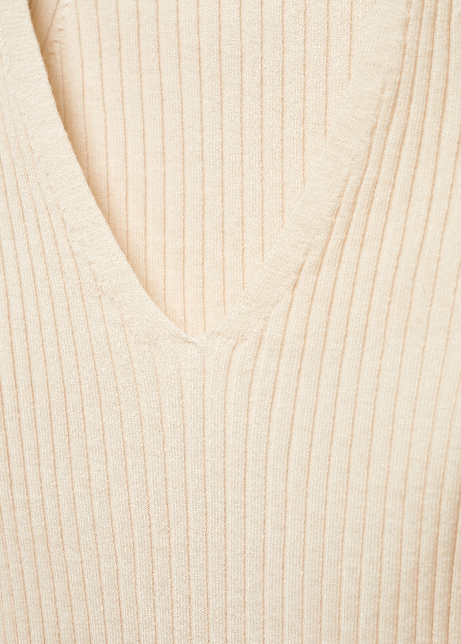 Pull-over côtelé col en V - Détail de l'article 8