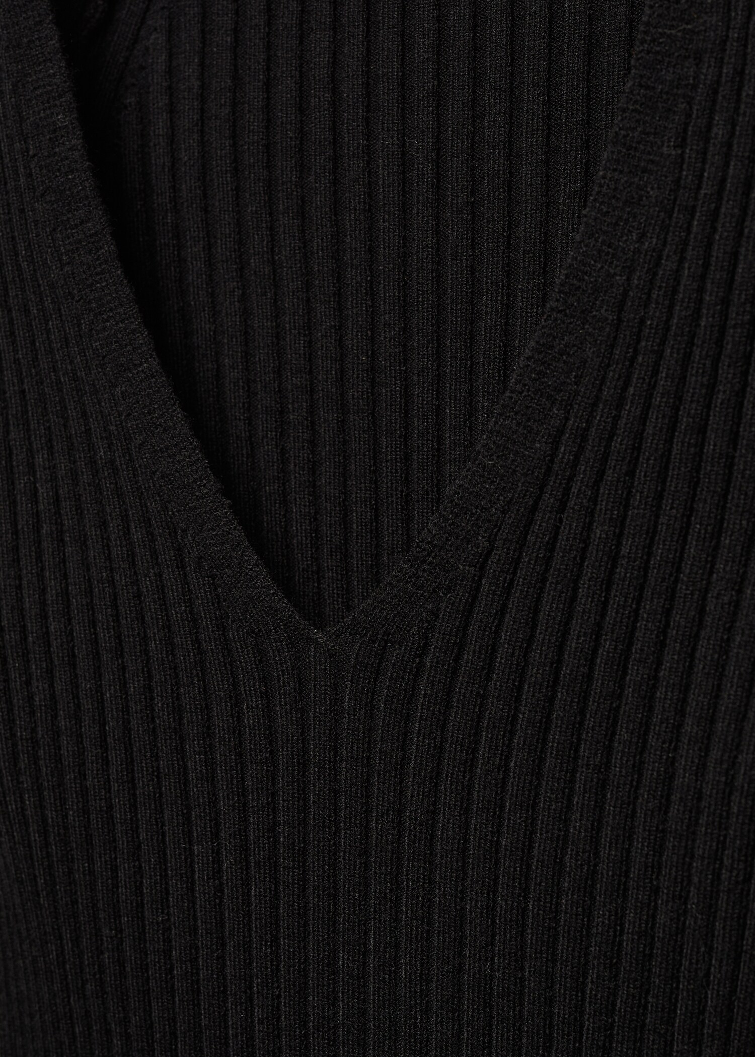 Pull-over côtelé col en V - Détail de l'article 8