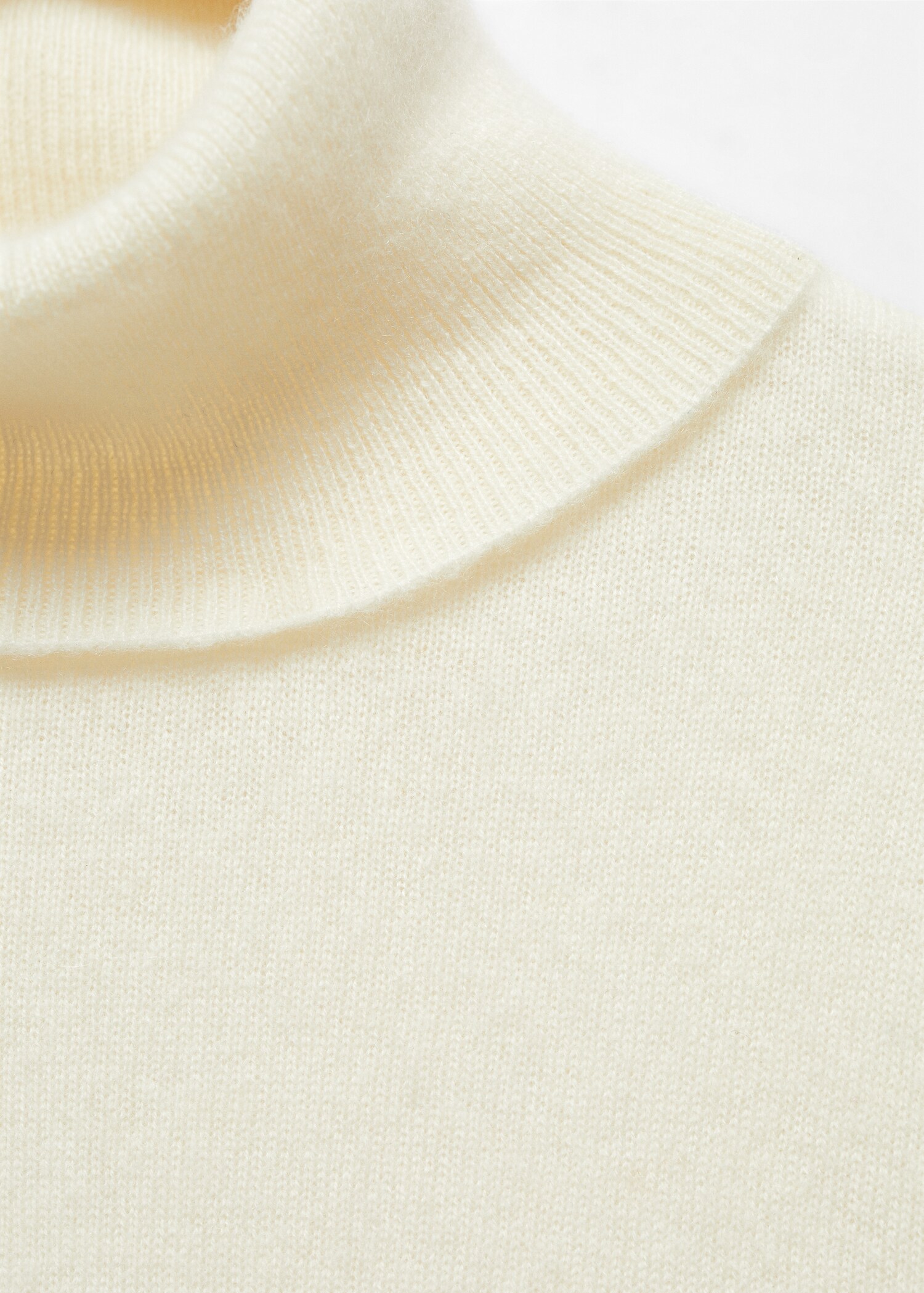 100% cashmere turtleneck sweater - Details of the article 8