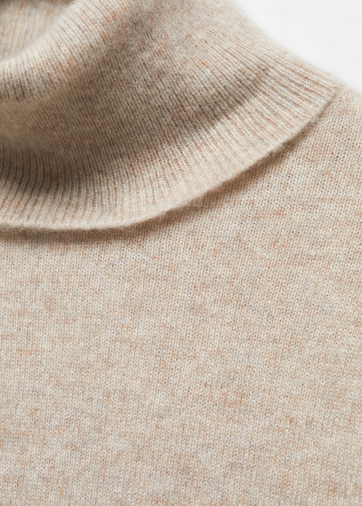 100% cashmere turtleneck sweater - Details of the article 8