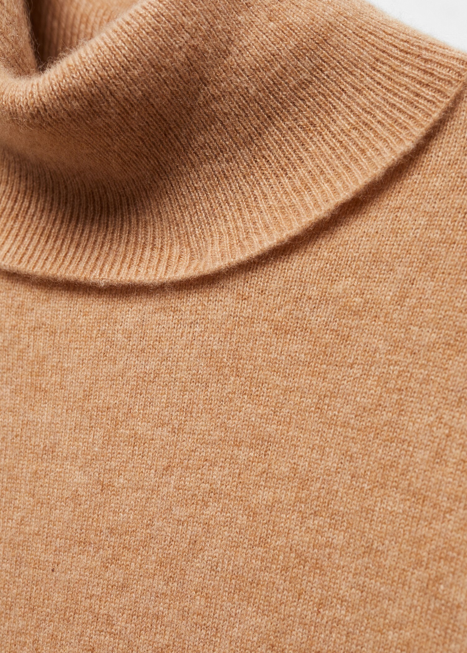 100% cashmere turtleneck sweater - Details of the article 8