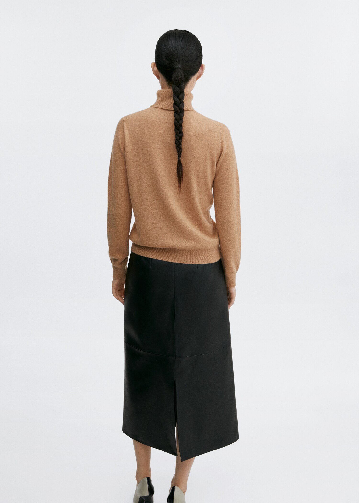 100% cashmere turtleneck sweater - Reverse of the article