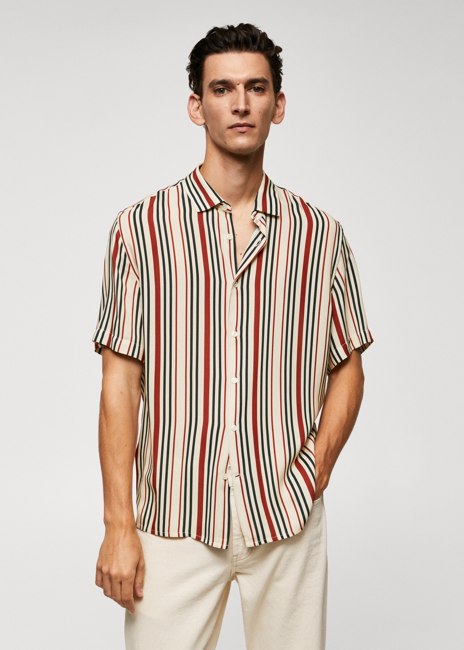 Chemise rayures manches courtes - Plan moyen