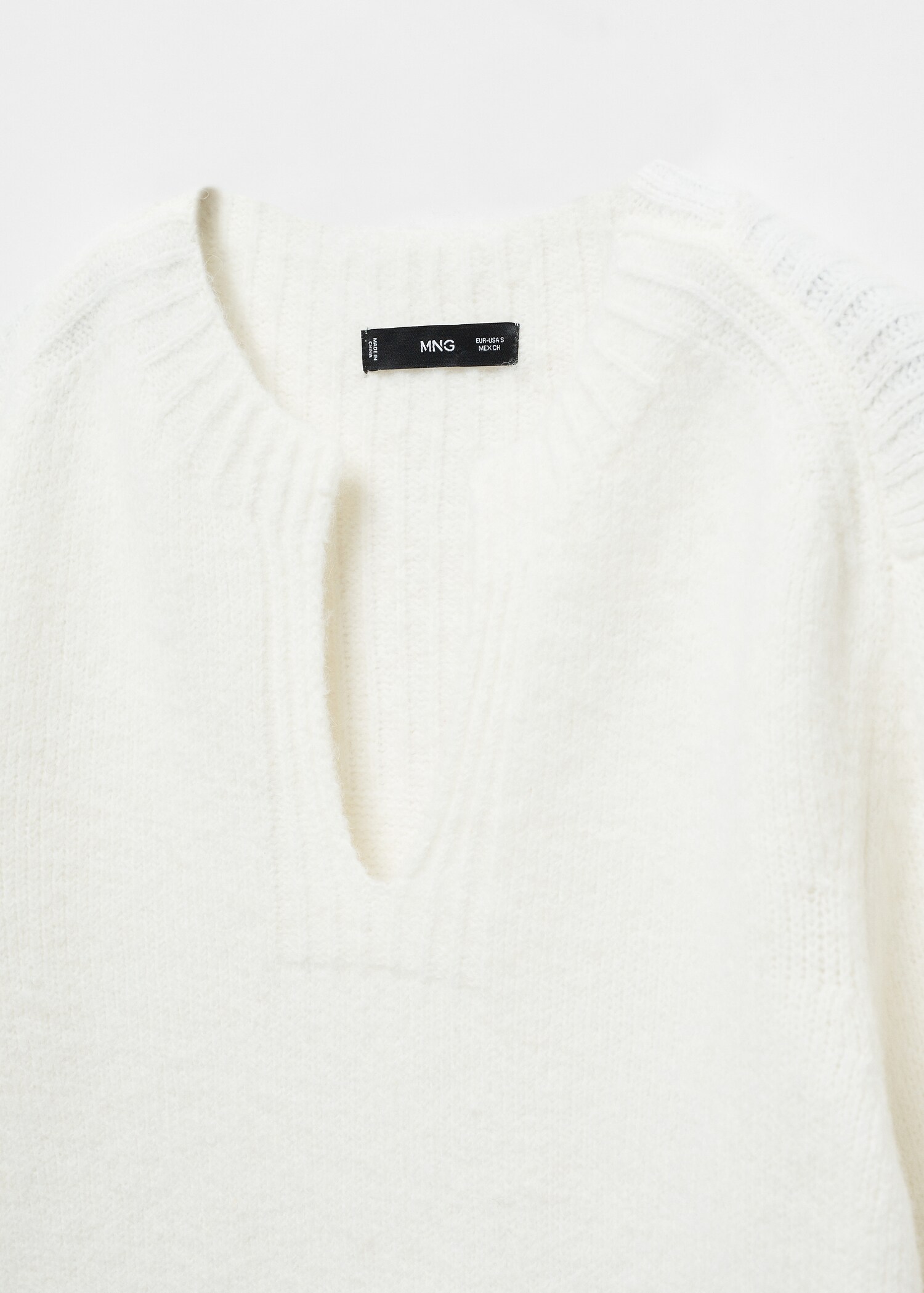 V-neck round-neck sweater - Details of the article 8