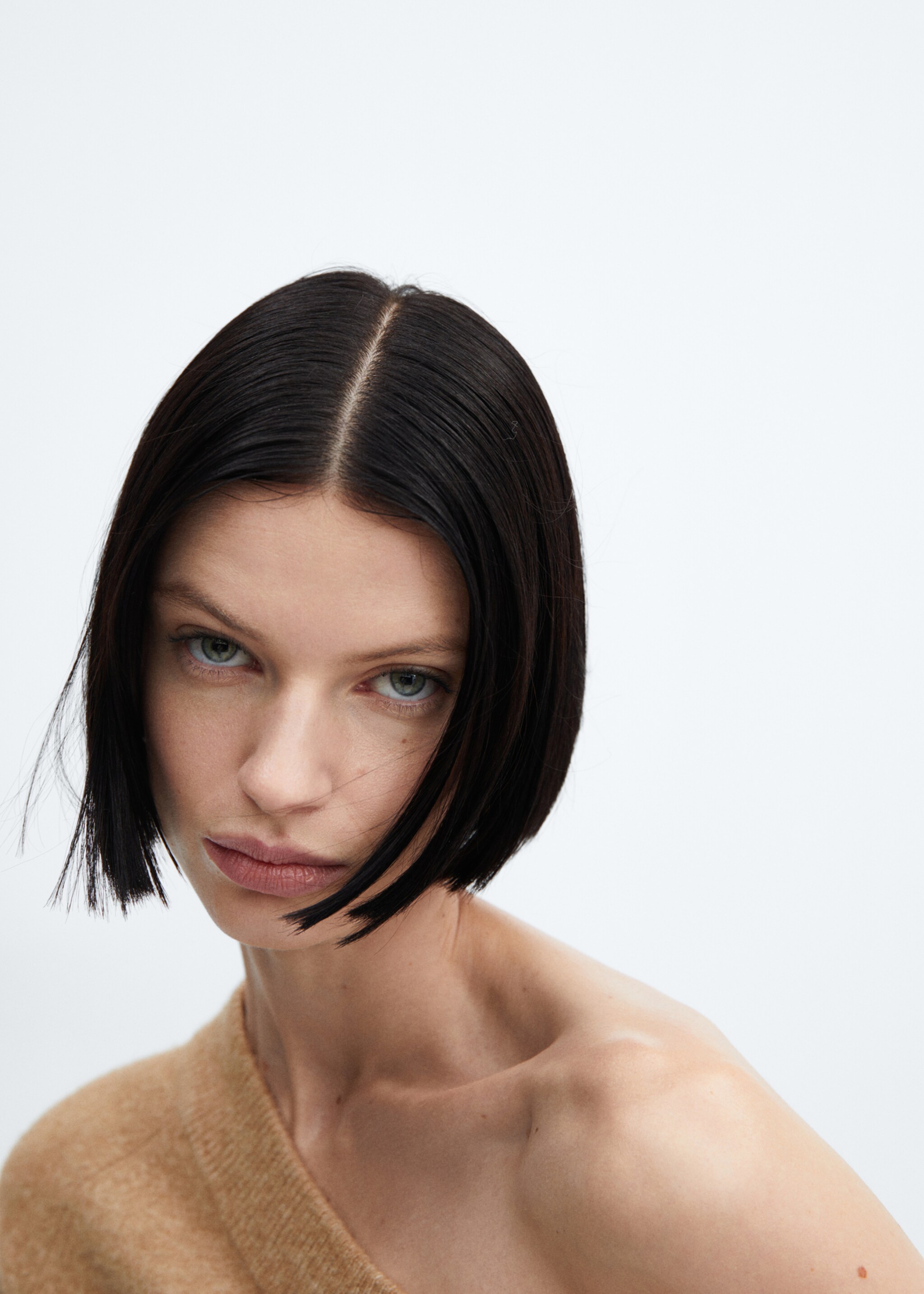 Asymmetric knit sweater - Details of the article 1, Medium Brown. Ref: 57005814-00.