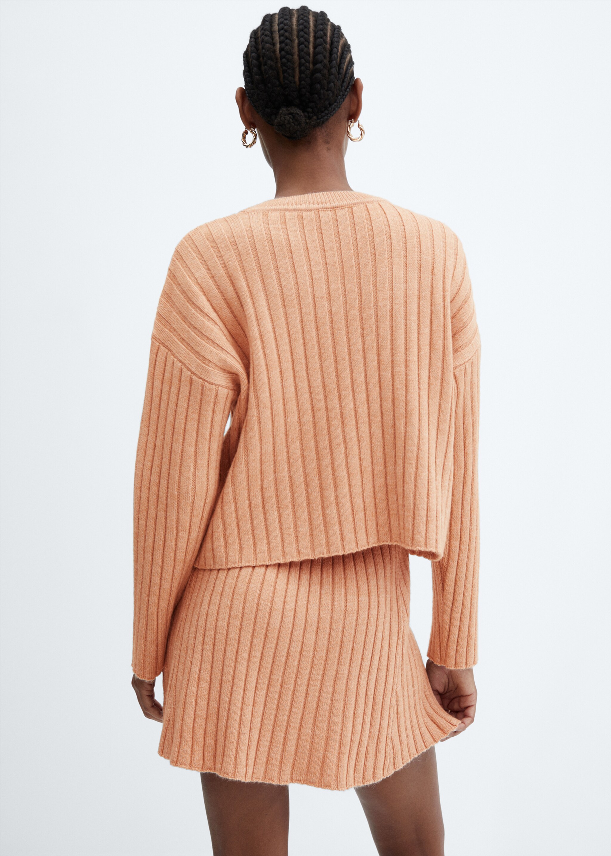 Rundhalspullover mit Rippmuster - R&uuml;ckseite des Artikels