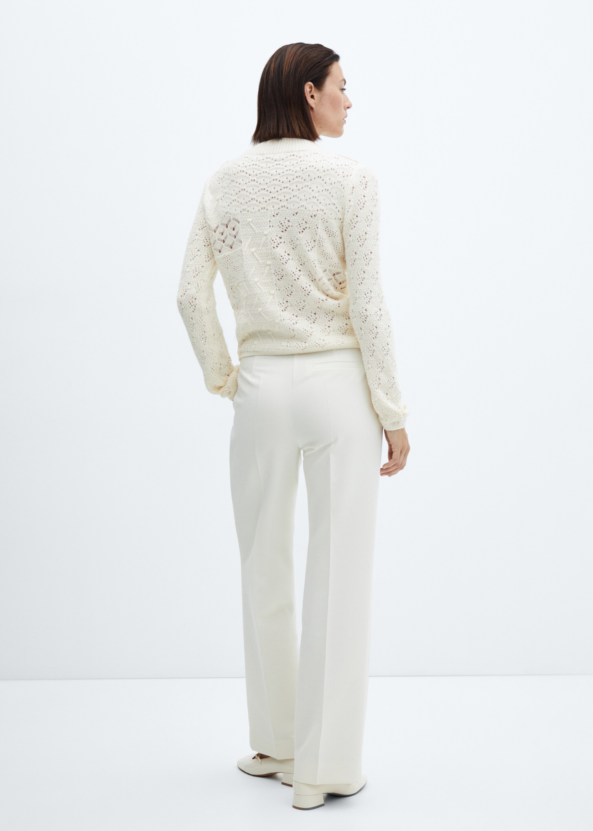 Pullover mit H&auml;kel-Details und Lochmuster - R&uuml;ckseite des Artikels