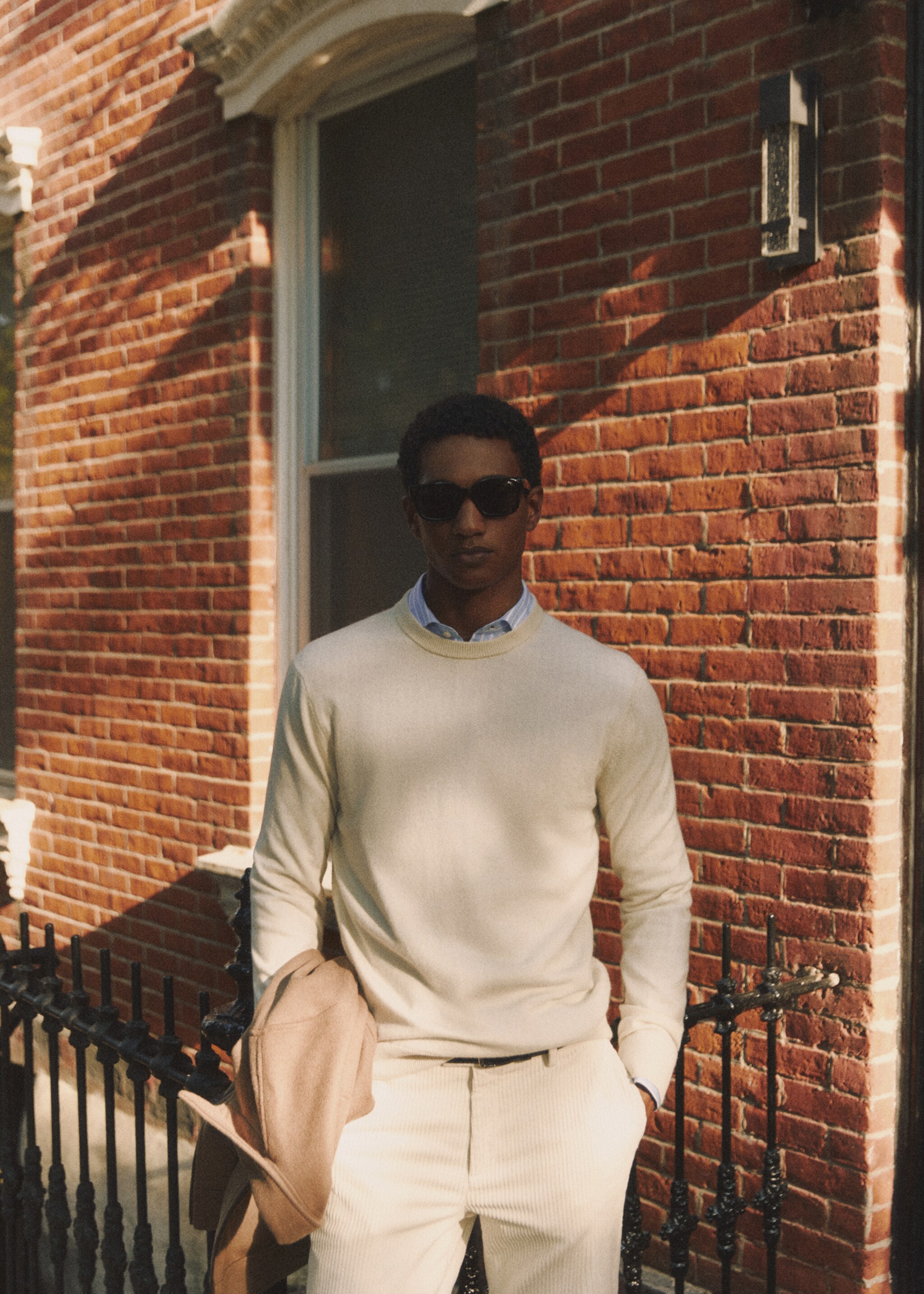 Fine-knit wool-blend sweater - Details of the article 5, Off White. Ref: 57005962-00.