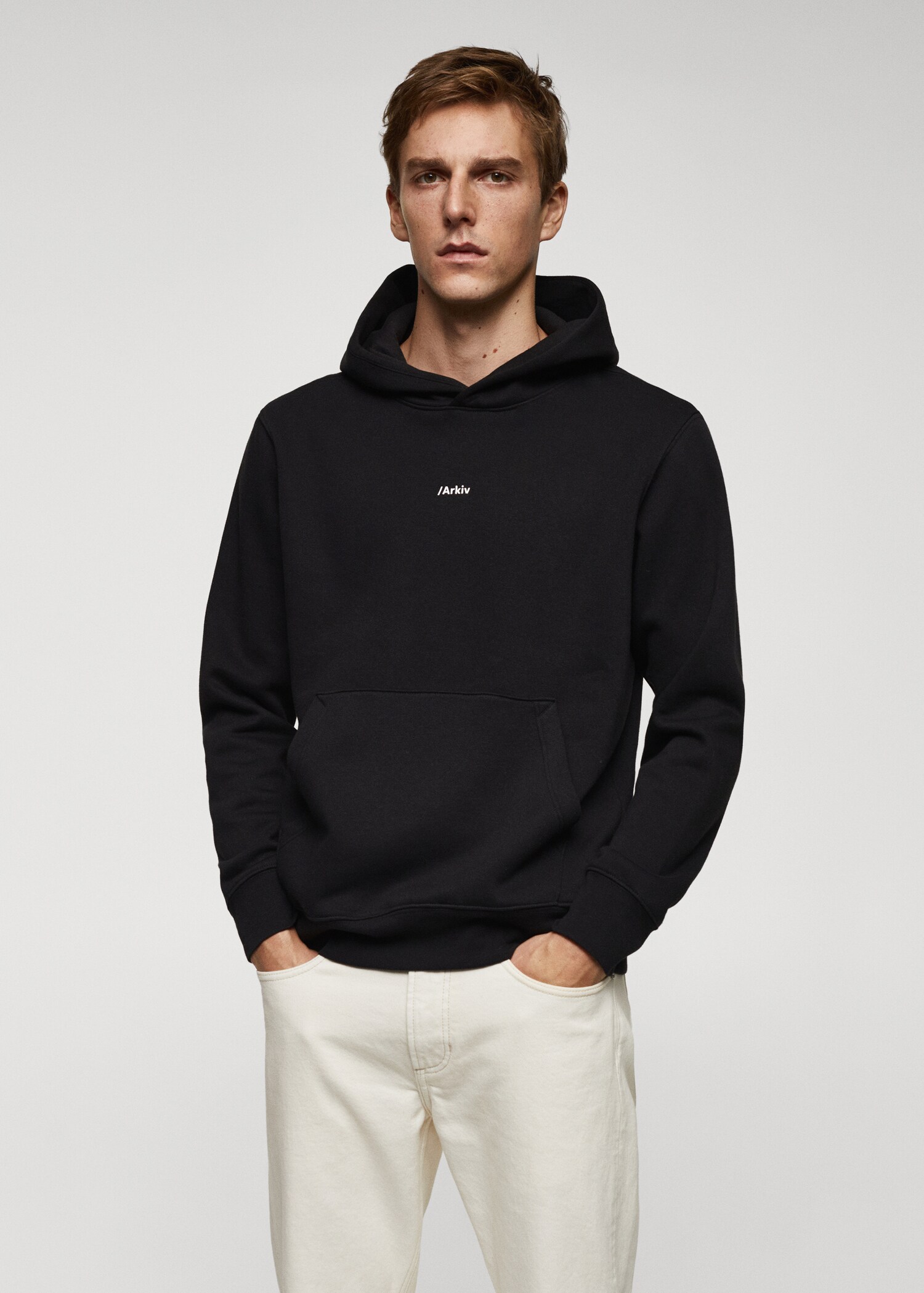 Sweatshirt huva bomull text - Bild av mittparti