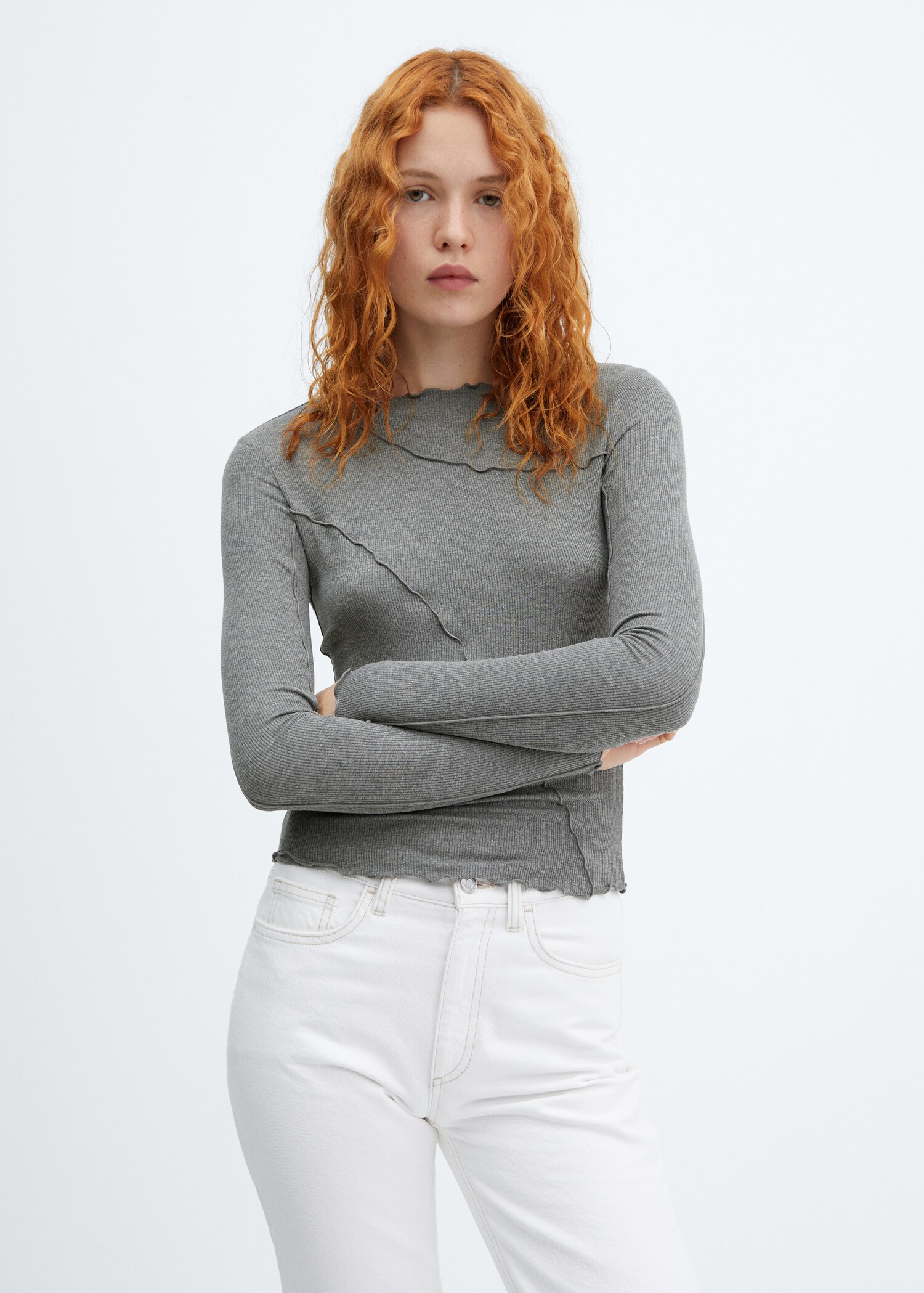 Ribbed T-shirt with decorative seams - Medium plane