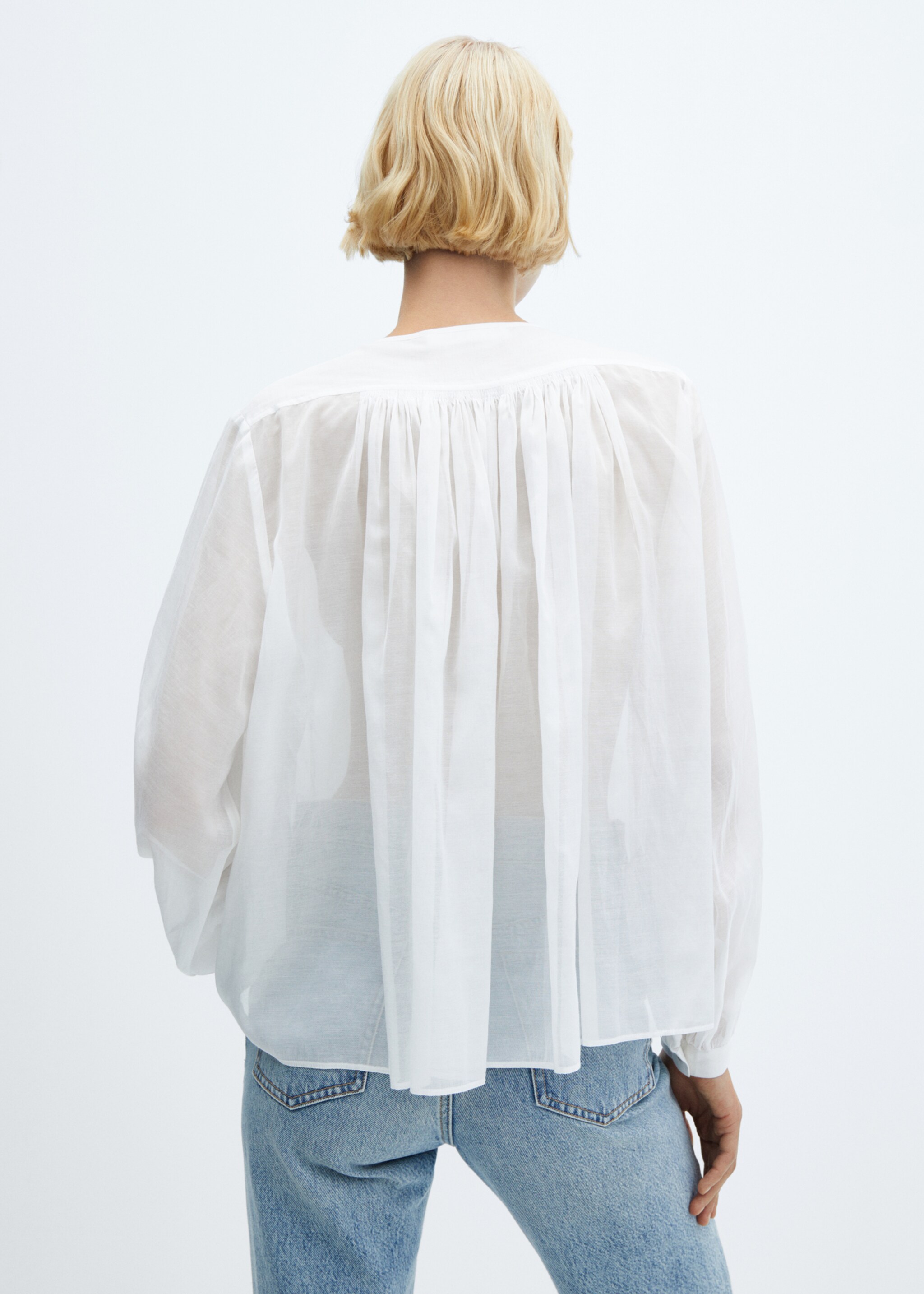 Gathered details blouse - Reverse of the article