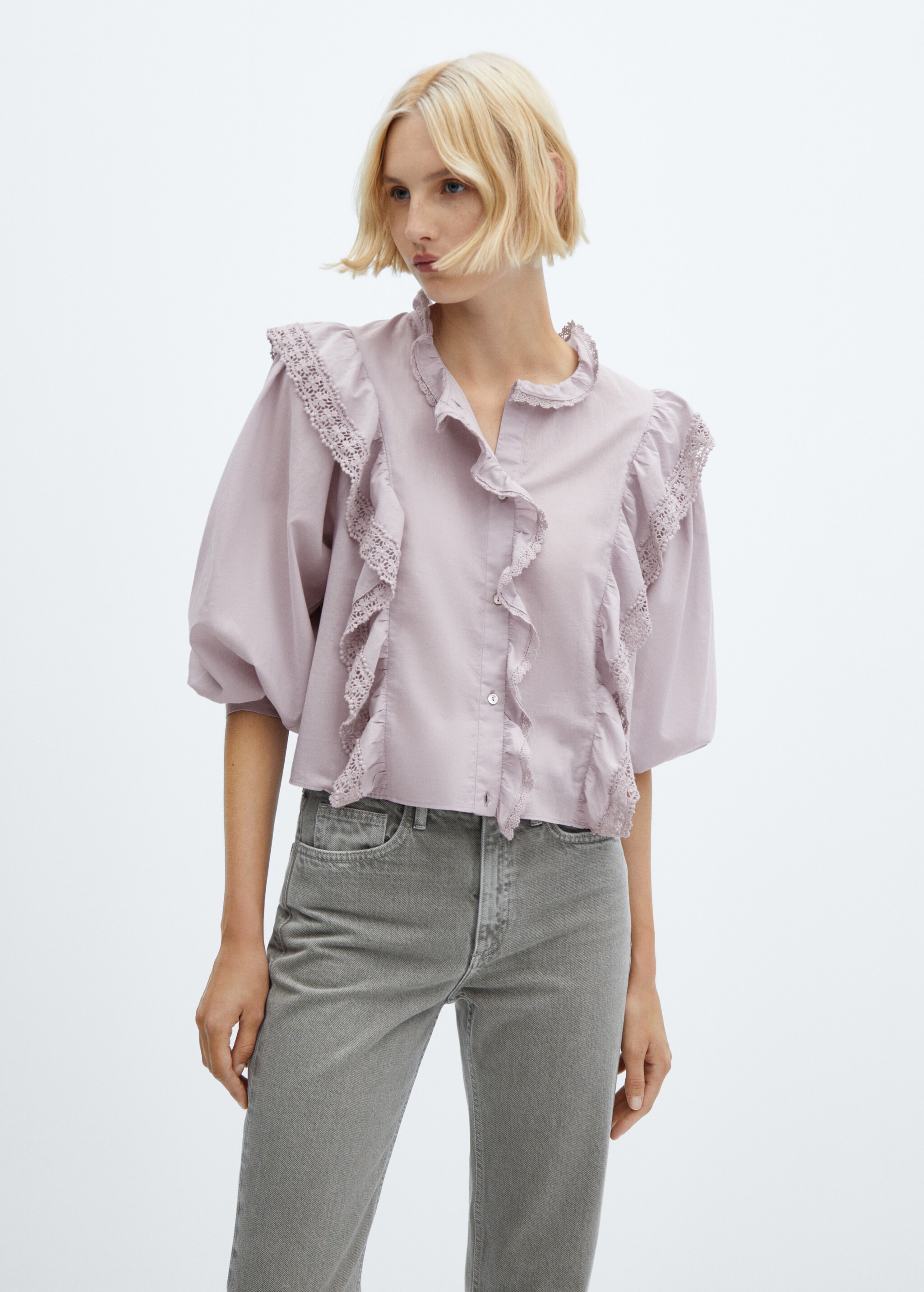 Lace blouse with ruffles - Medium plane