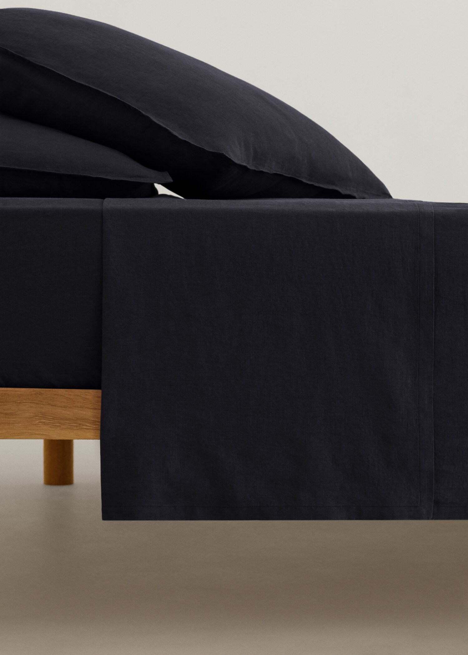 Ravna plahta od pamučnog perkala (300 niti) za krevet 200 x 200 cm - Artikl bez modela
