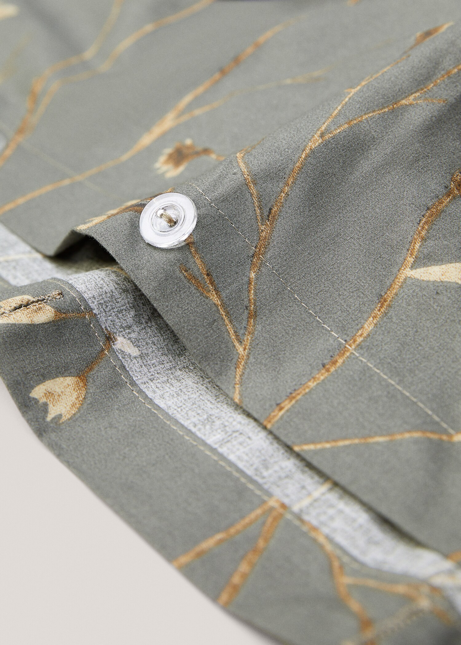 Floral embroidered duvet cover for King bed - Details of the article 1