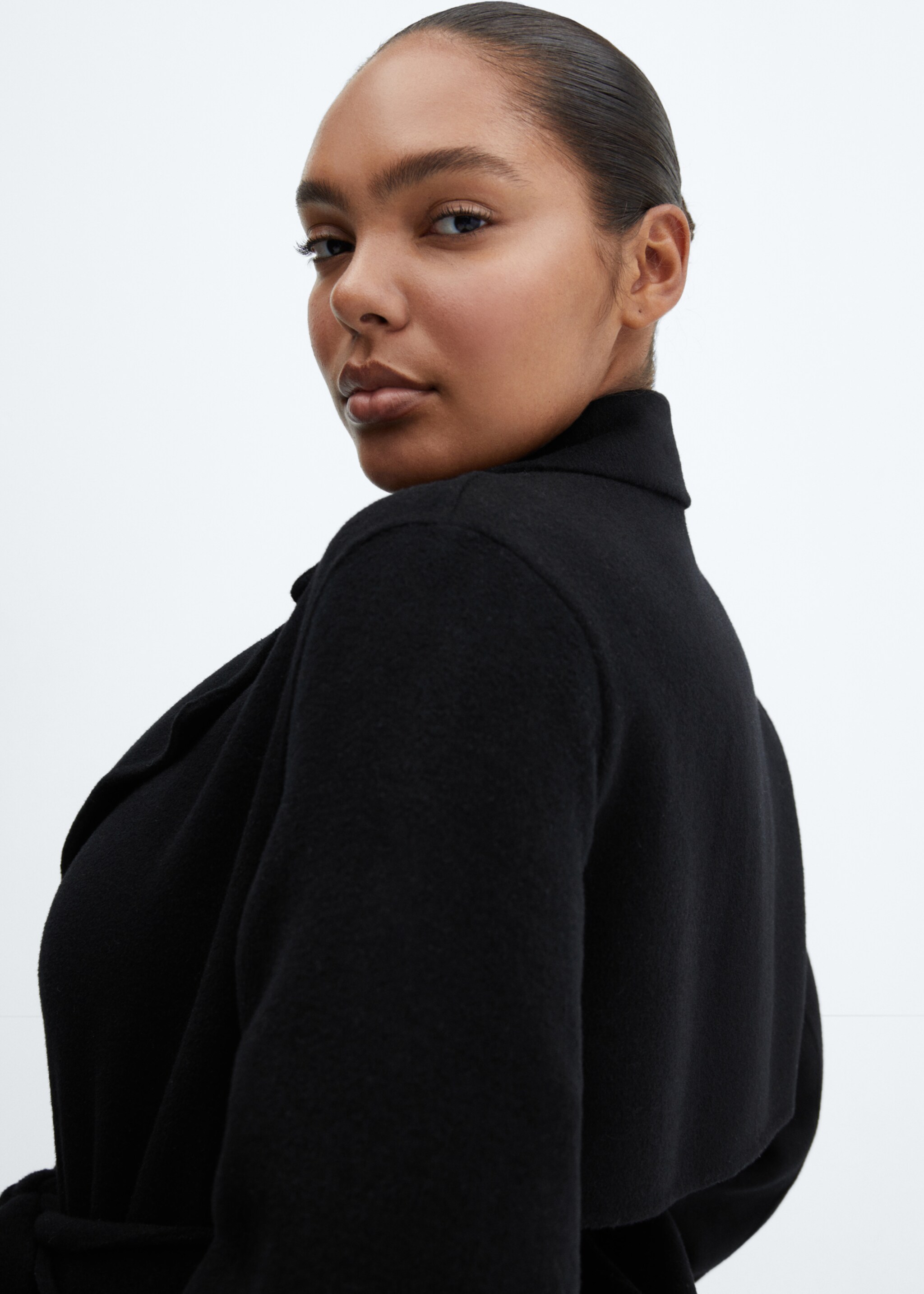 Wool coat with handmade belt - Details of the article 4