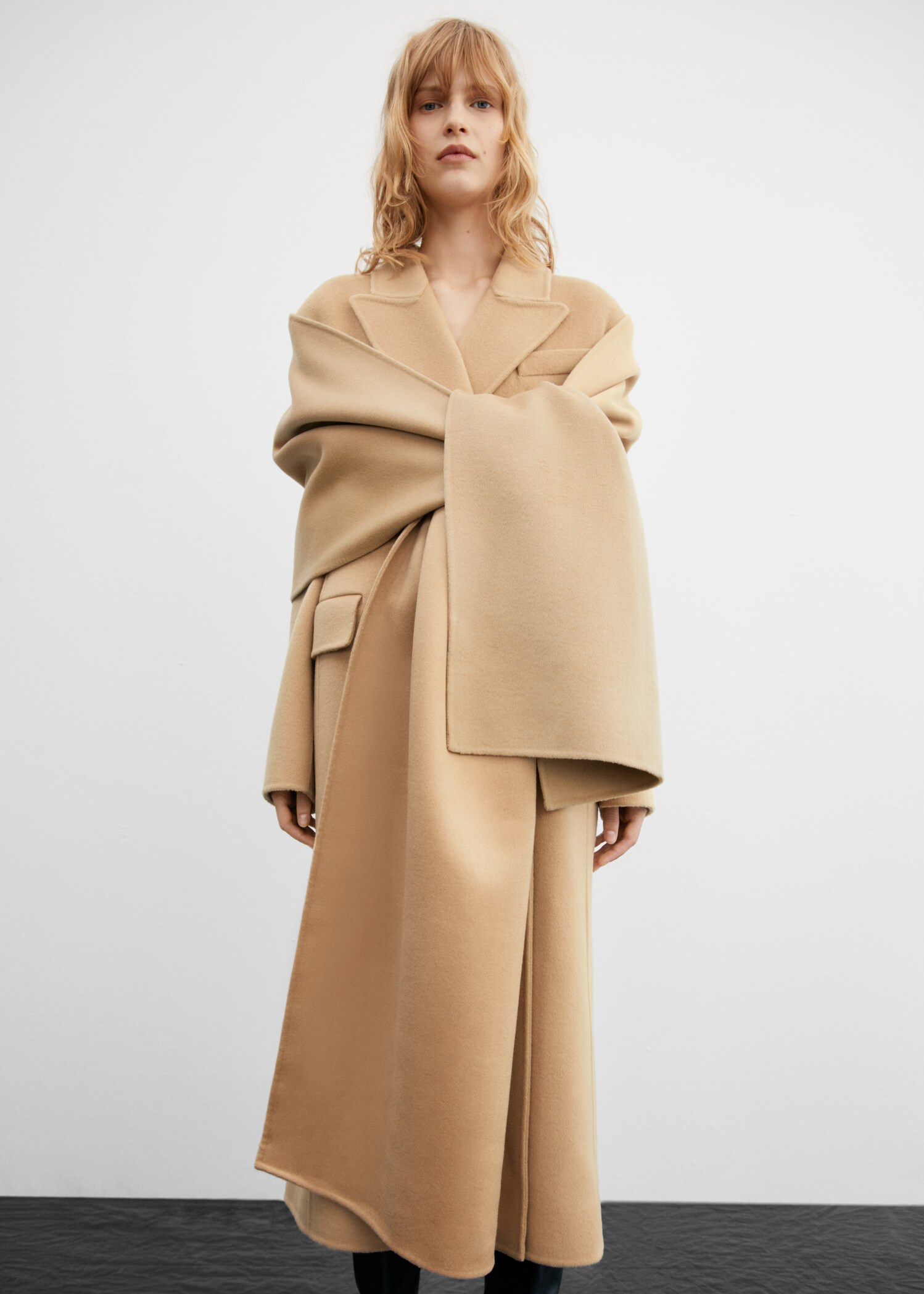 Double-breasted virgin wool coat - Details of the article 2