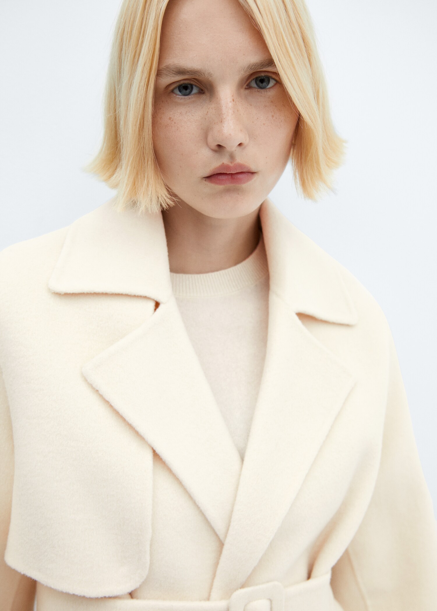 Wool coat with handmade belt - Details of the article 1
