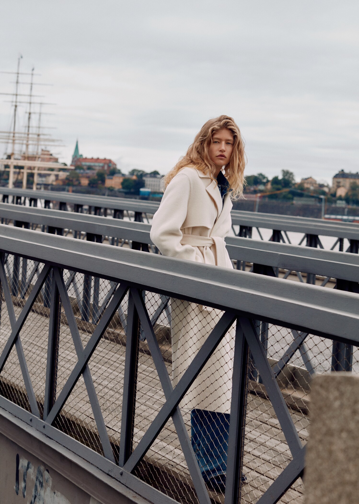 Wool coat with handmade belt - Details of the article 7