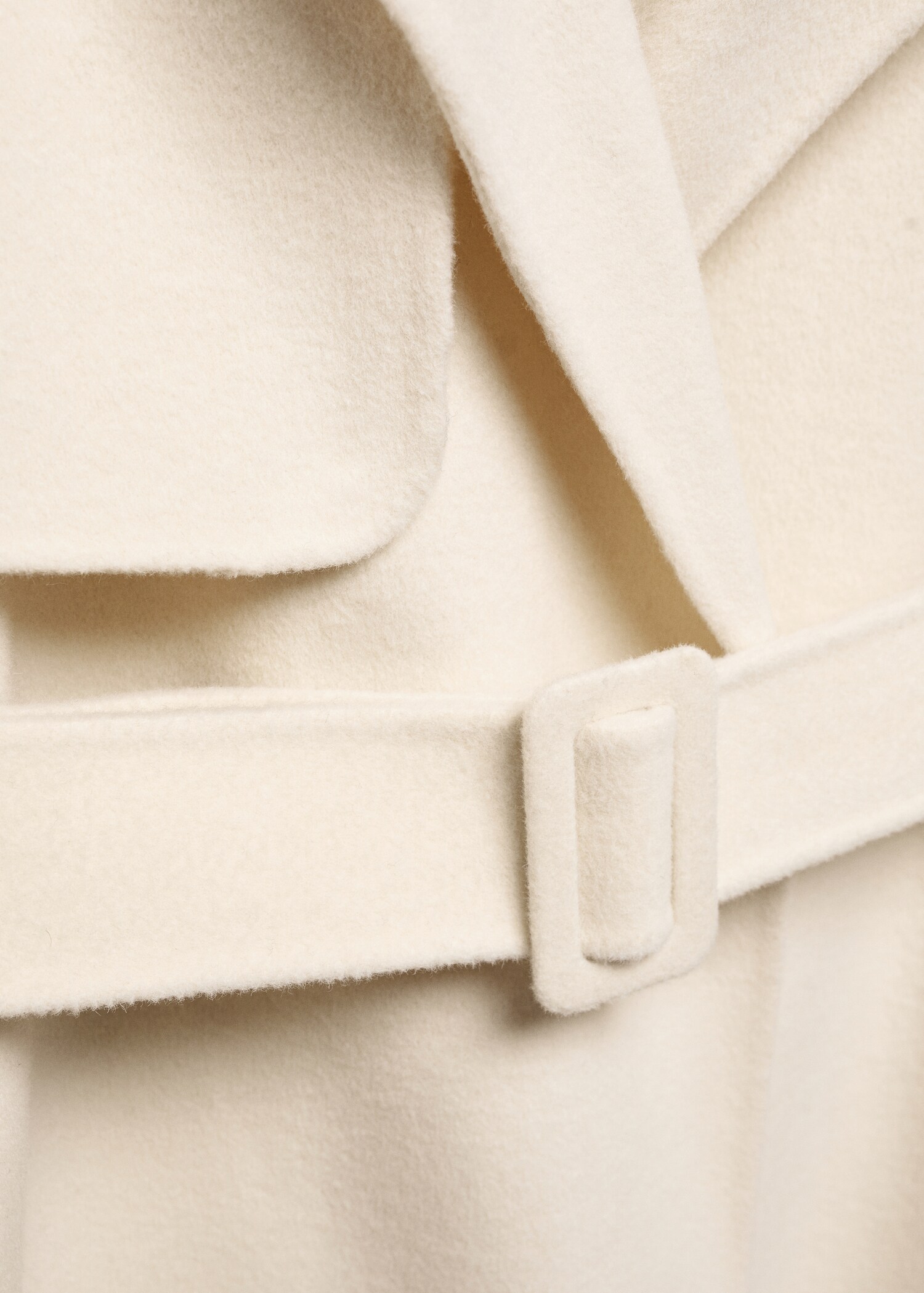 Wool coat with handmade belt - Details of the article 8