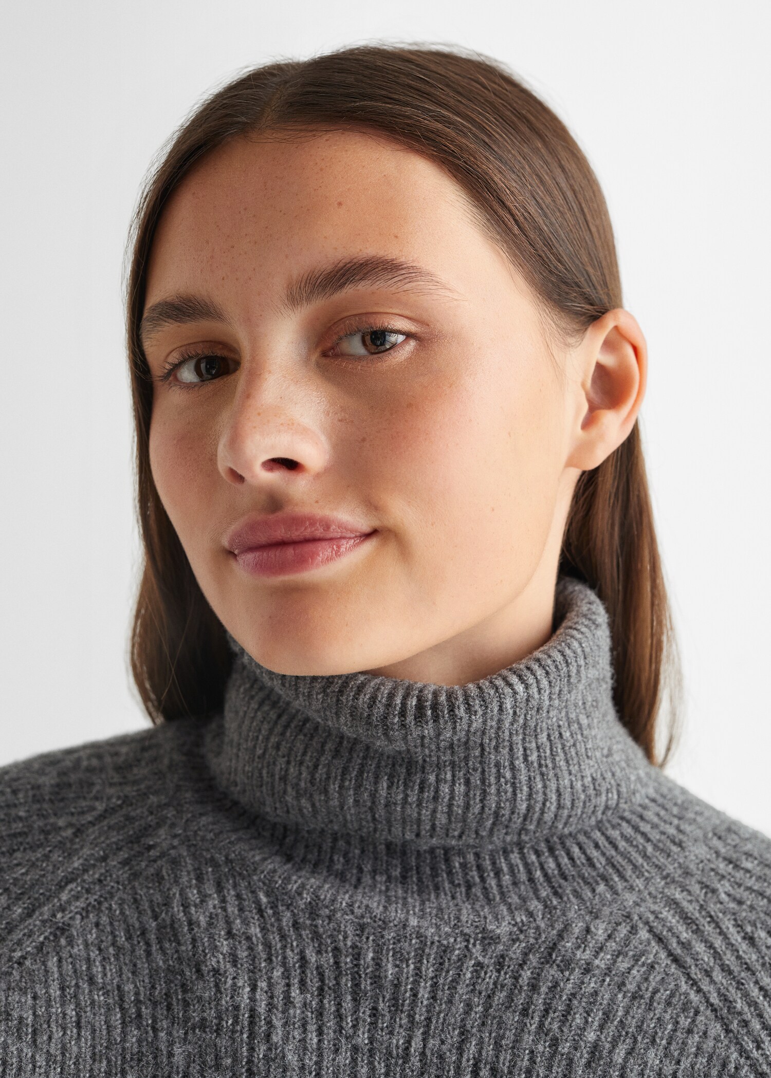 Stand-collar striped sweater - Details of the article 1