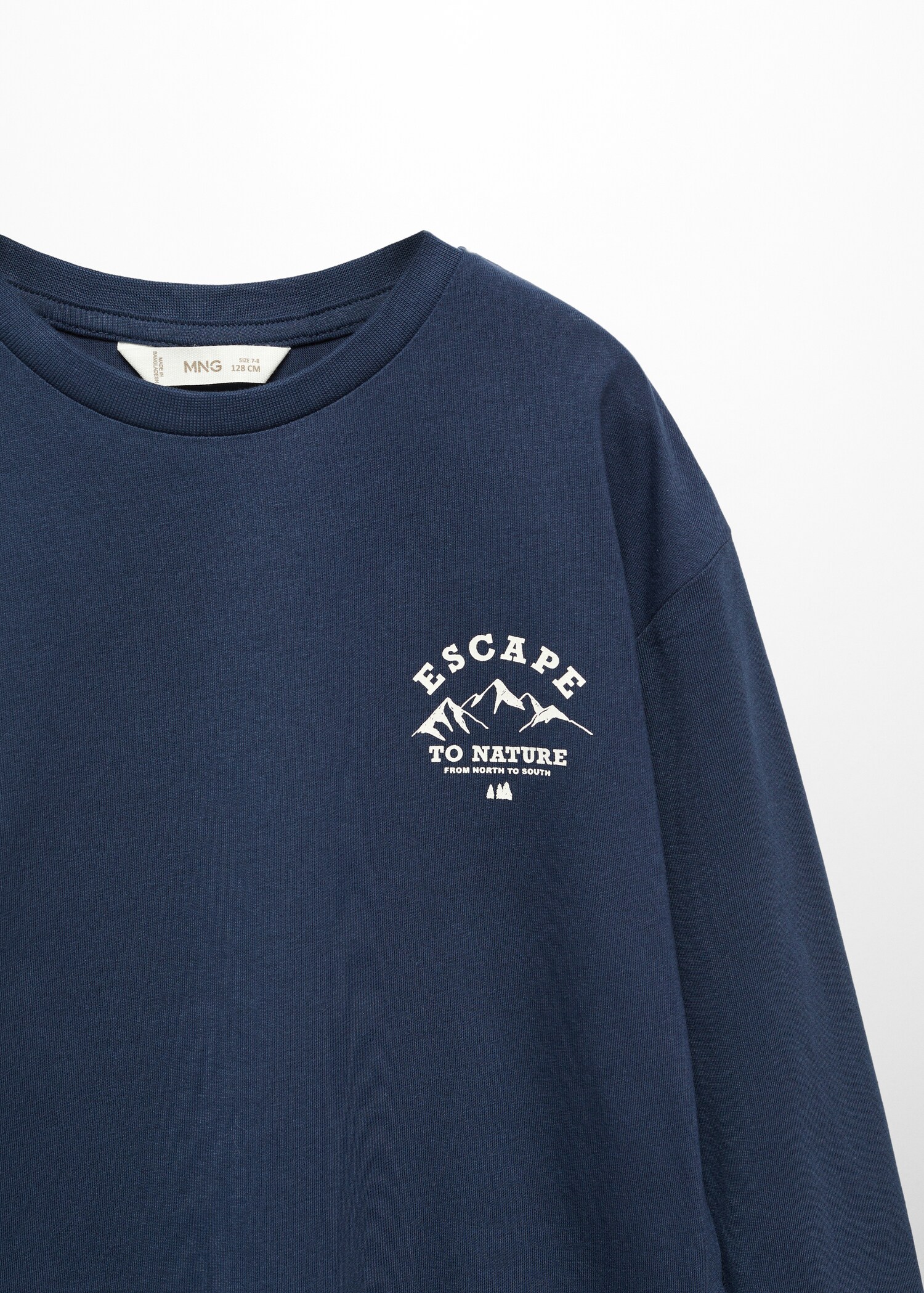 Long-sleeved t-shirt with message - Details of the article 8
