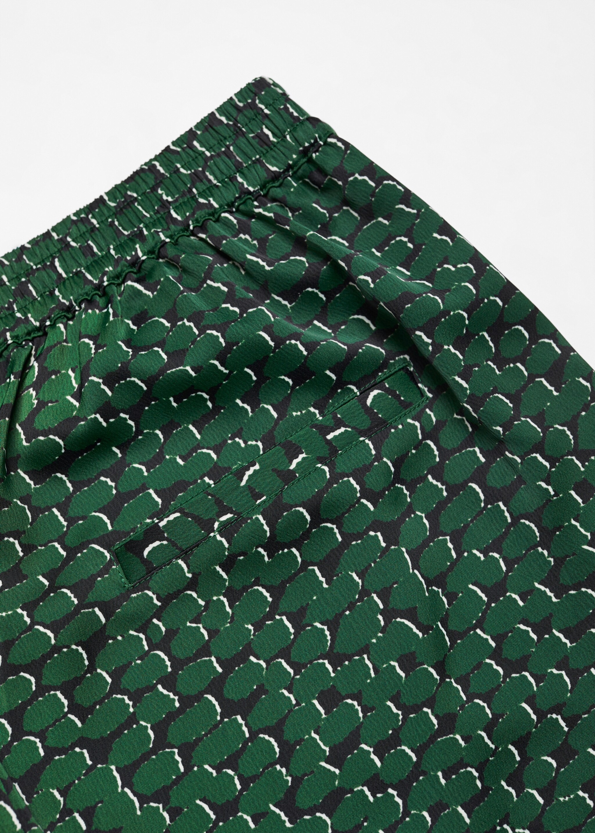 Flowy printed trousers - Details of the article 8, Green. Ref: 57007721-00.