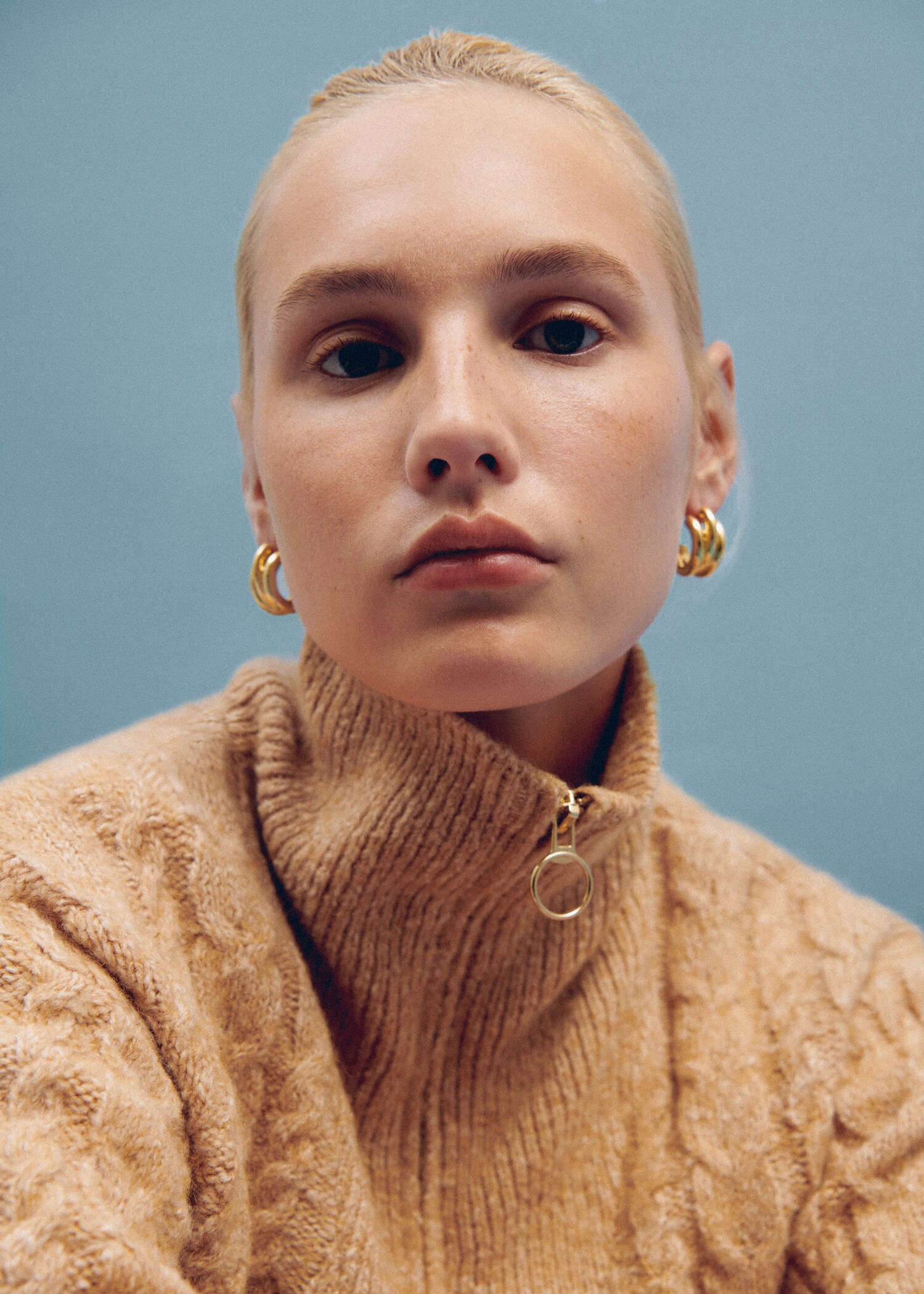 Cable-knit zip-neck sweater - Details of the article 9
