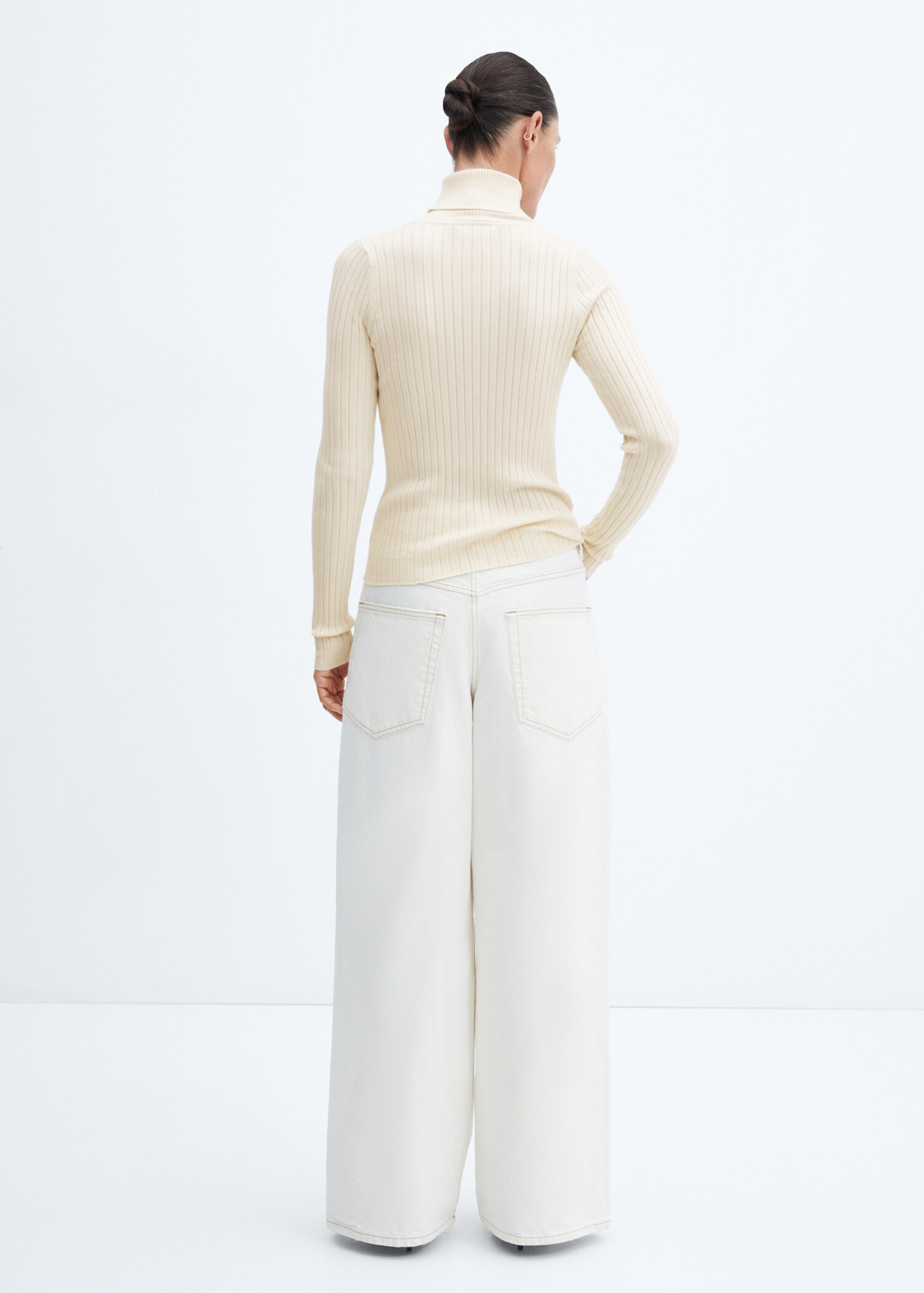 Turtleneck ribbed sweater - Reverse of the article