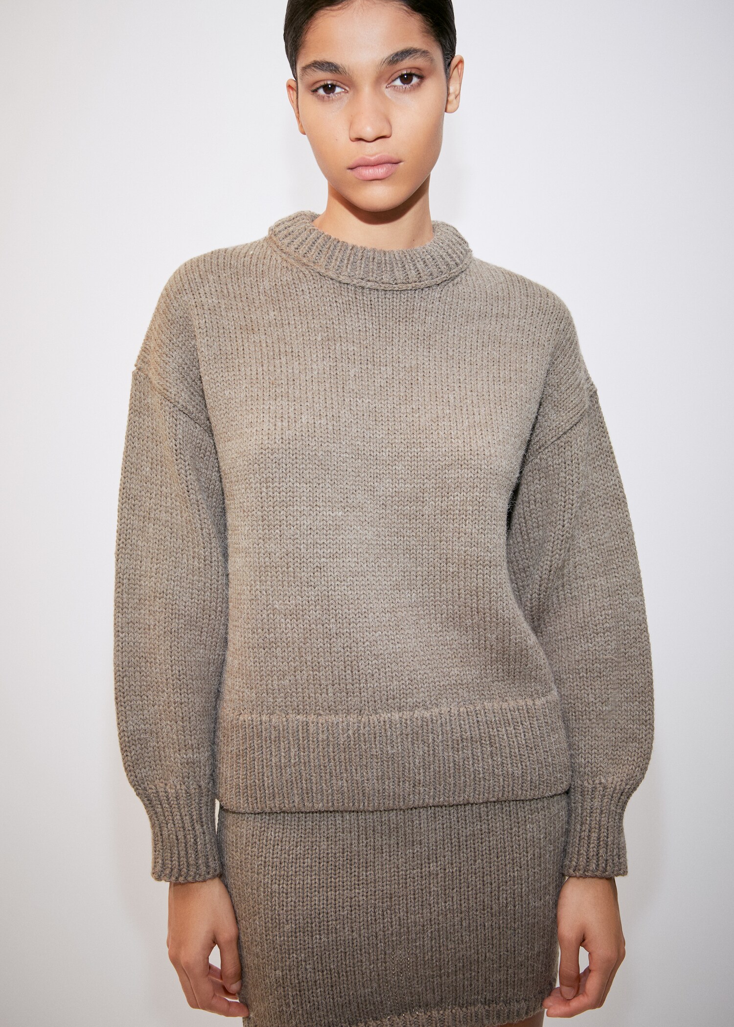 Puffed-sleeved wool sweater - Medium plane