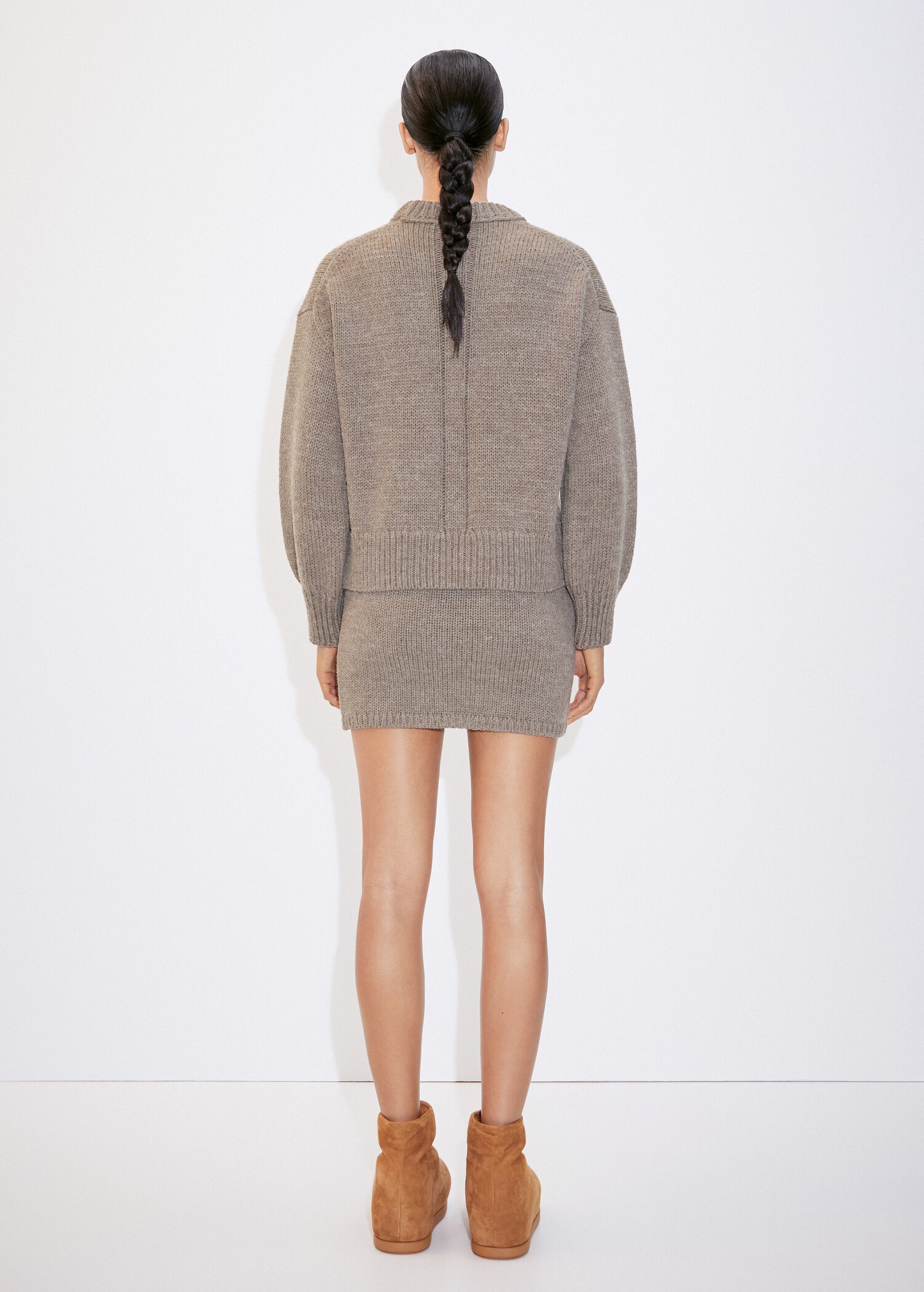 Puffed-sleeved wool sweater - Reverse of the article