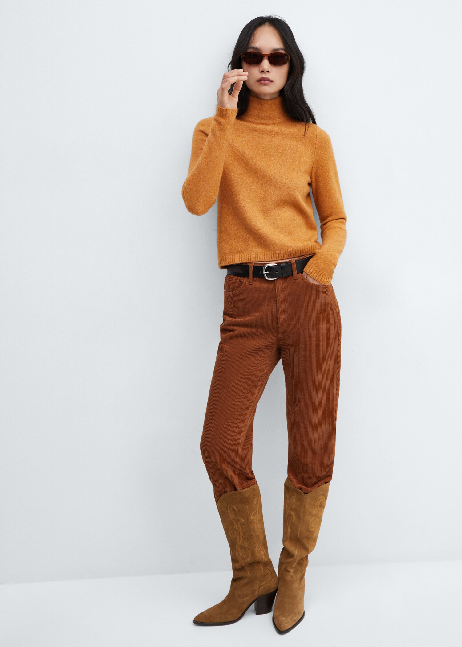 Turtleneck knit sweater - Details of the article 2